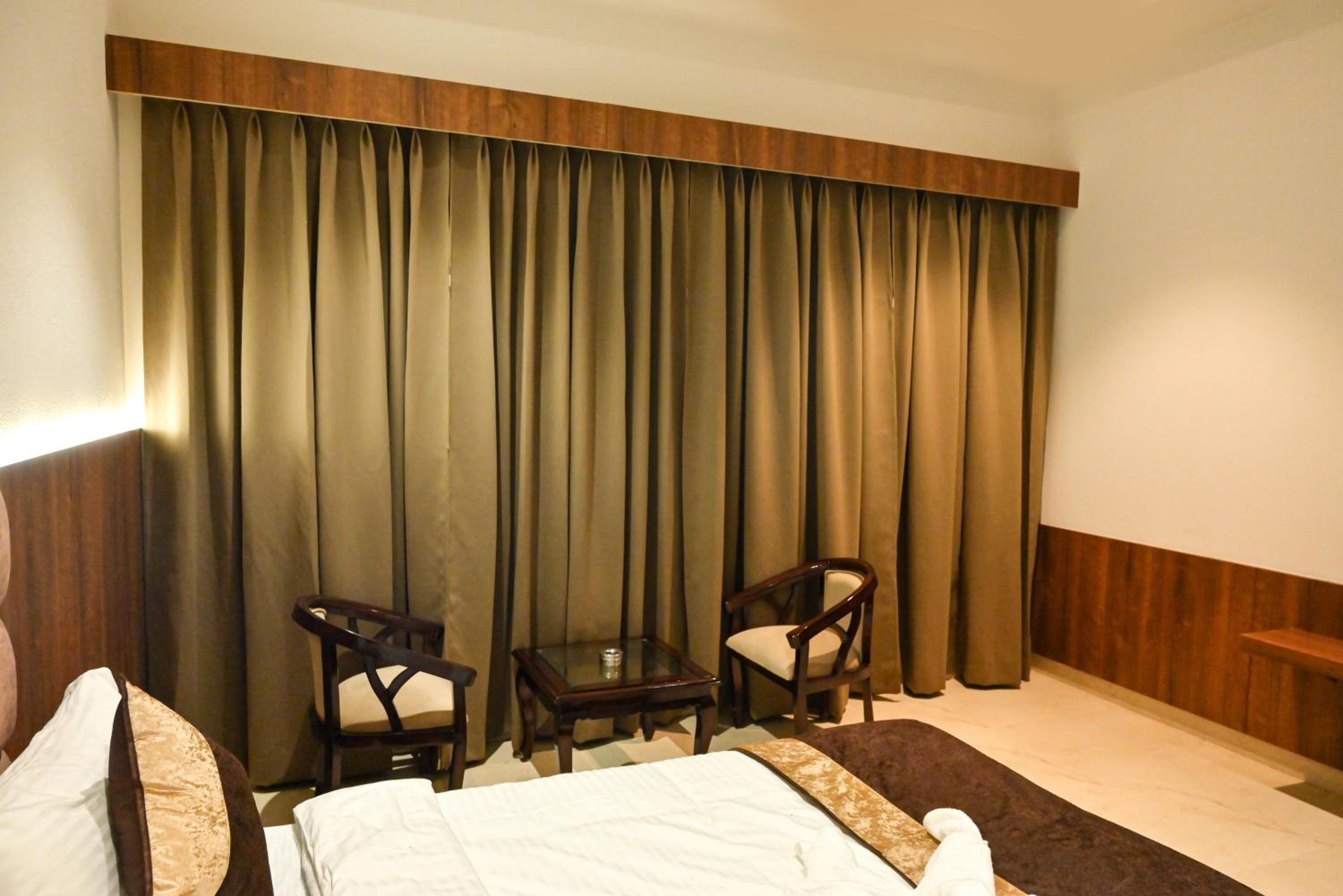 Deluxe Room - Photo 3