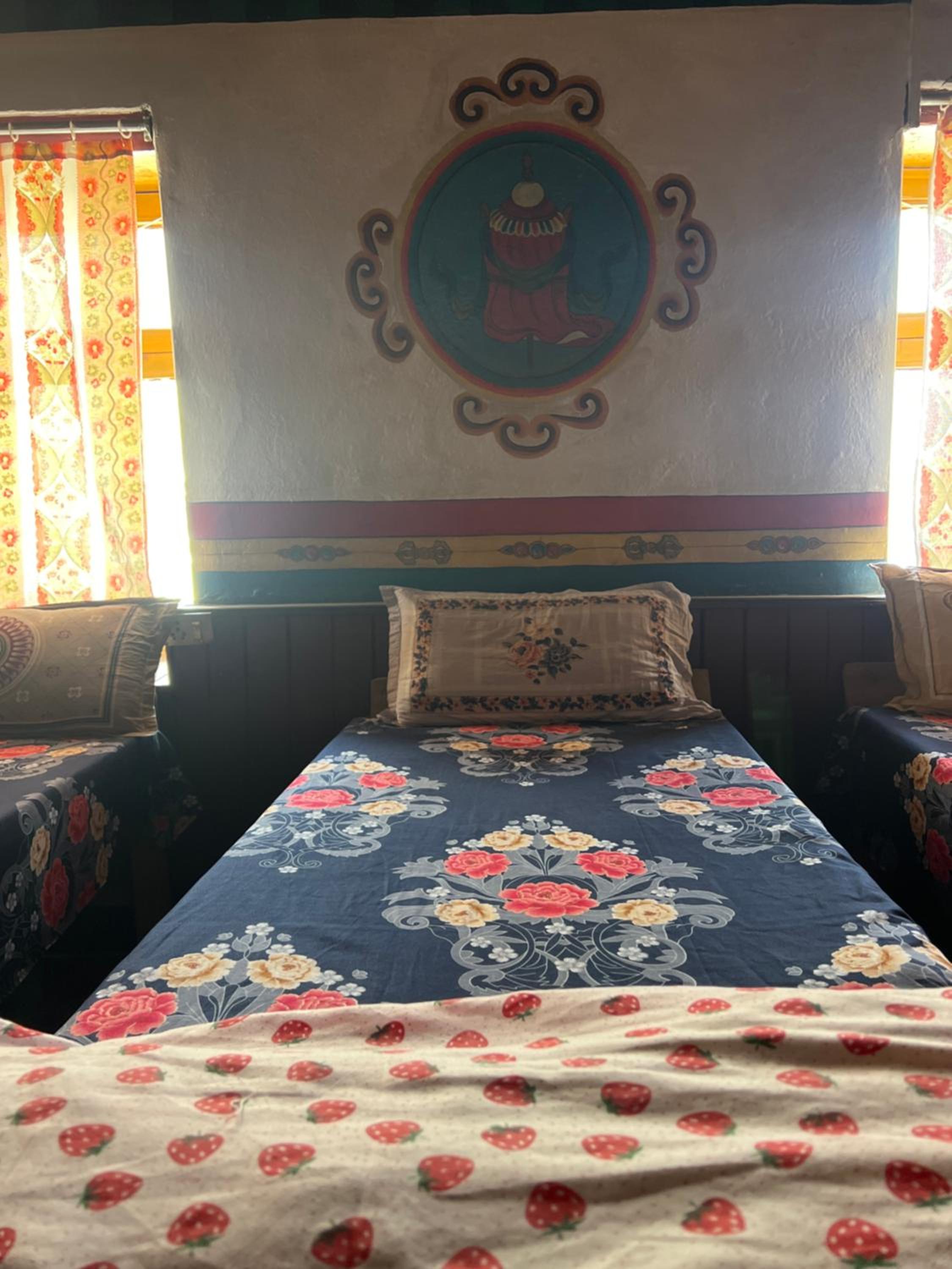 6-Bed Mixed Dormitory Room photo 2