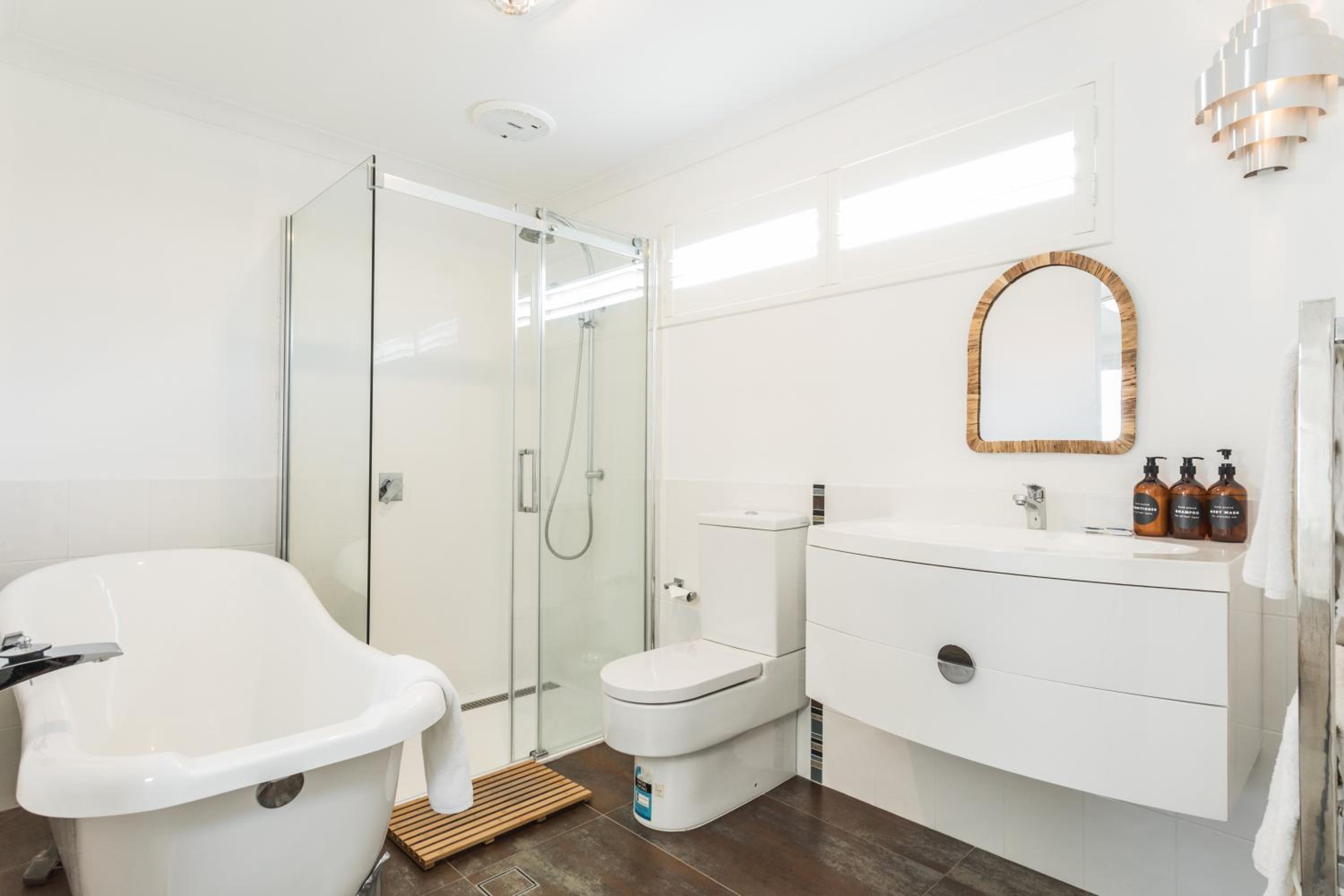 Three-Bedroom House photo 2