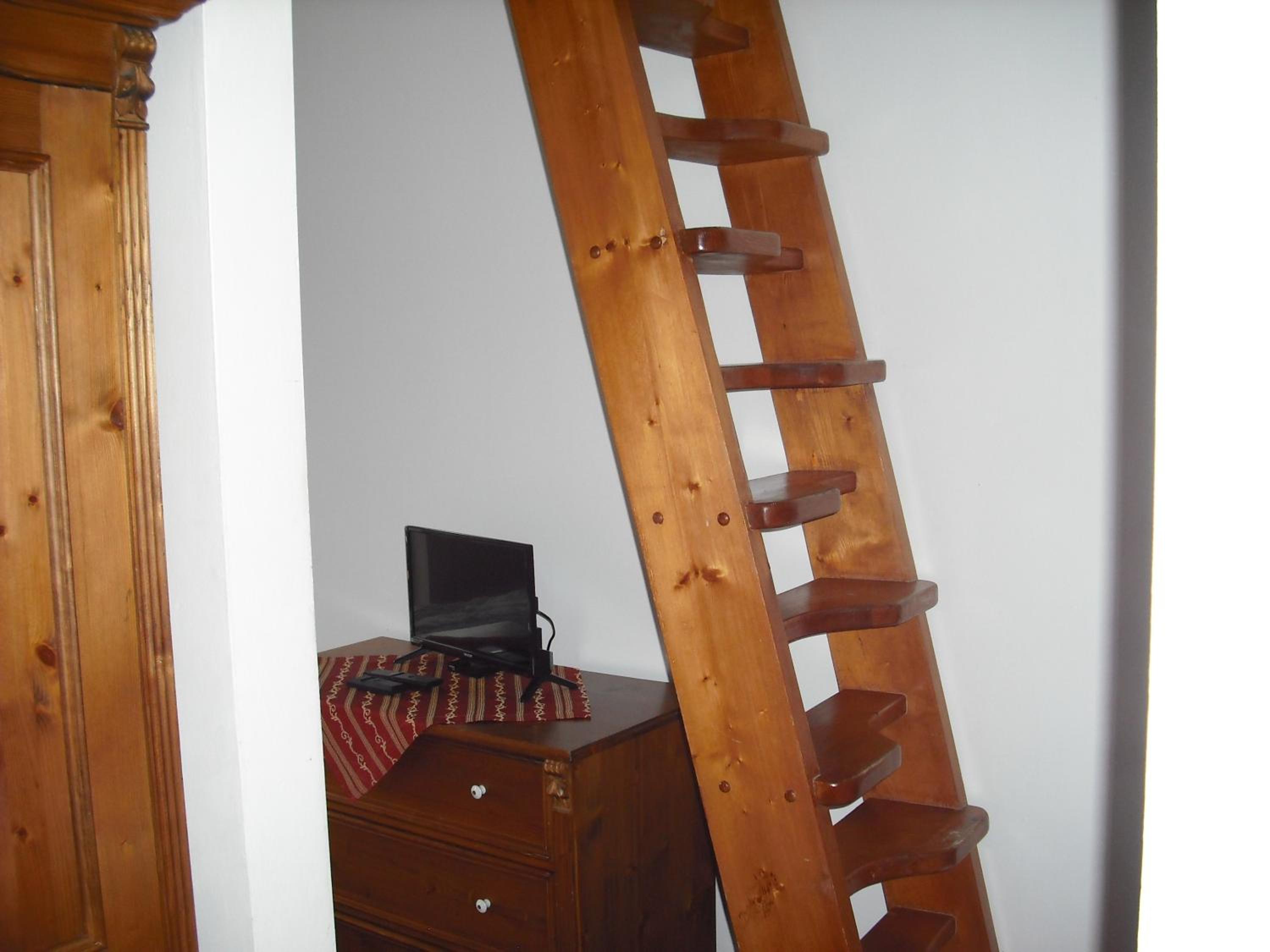 Family Room (2 Adults + 2 Children) - Photo 3