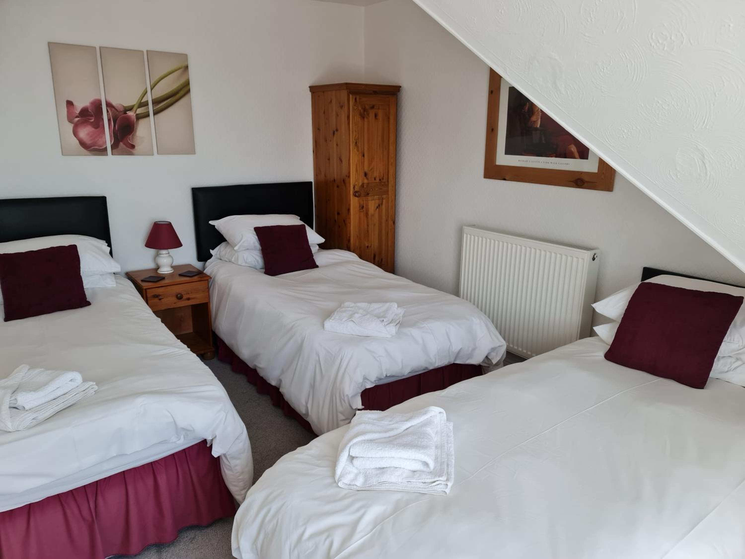Triple Room with Private Bathroom photo 3