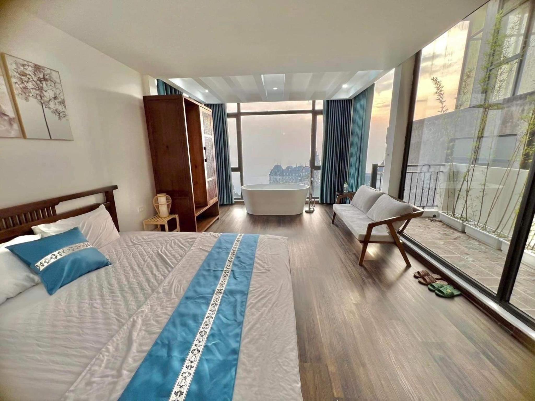 Deluxe Double Room with Bath photo 3
