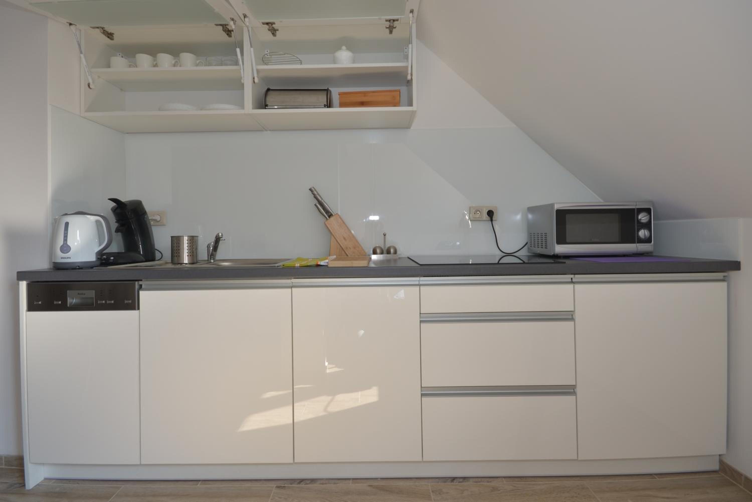 One-Bedroom Apartment - Photo 5