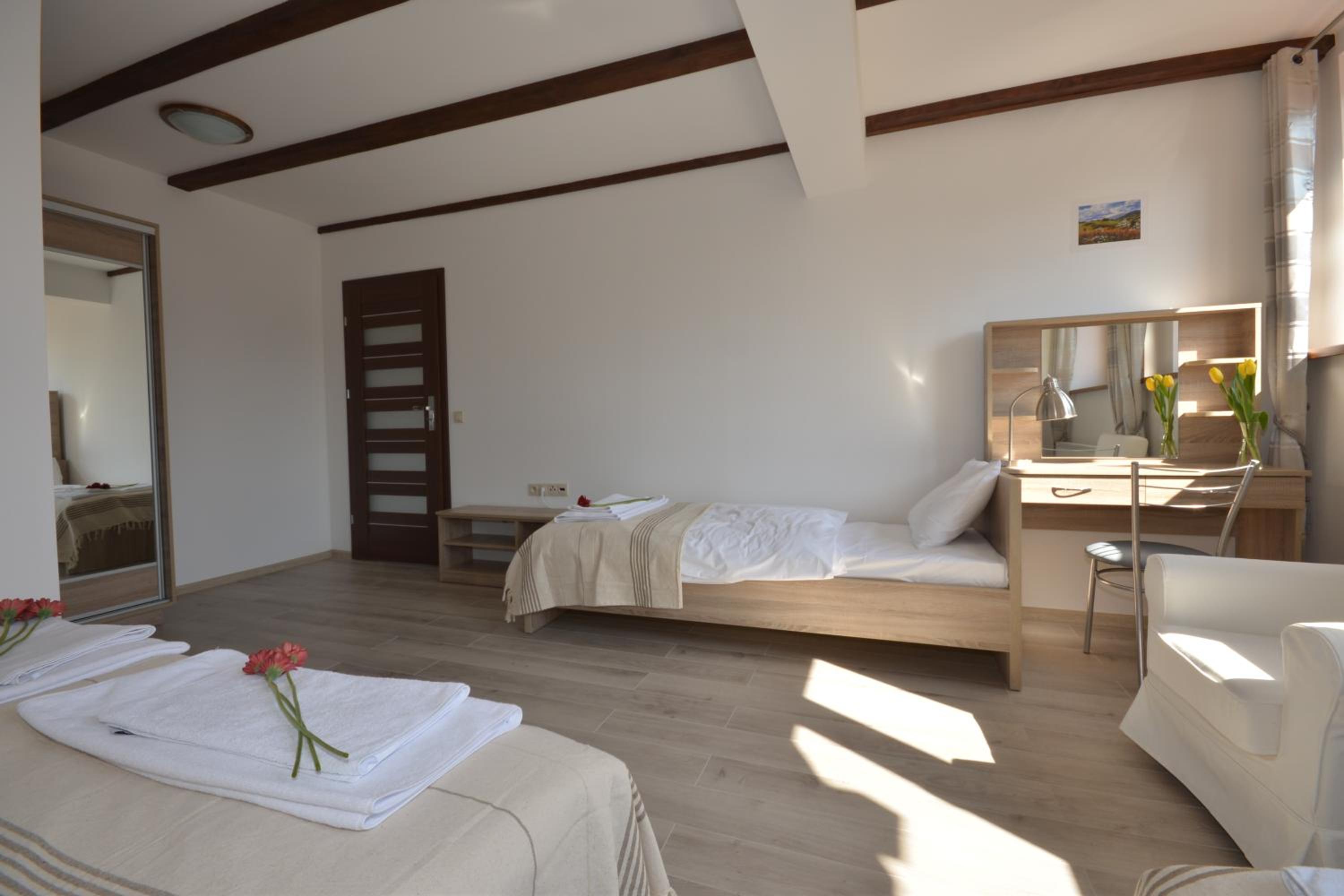 One-Bedroom Apartment - Photo 4