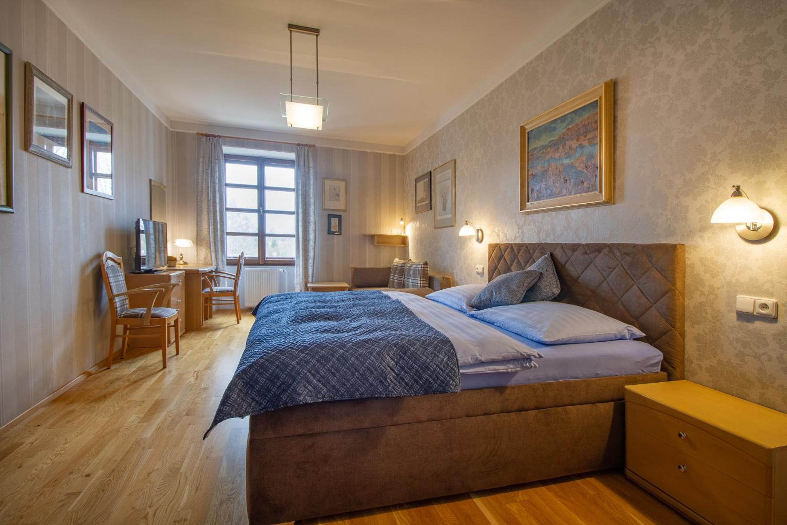 Large Double Room photo 1
