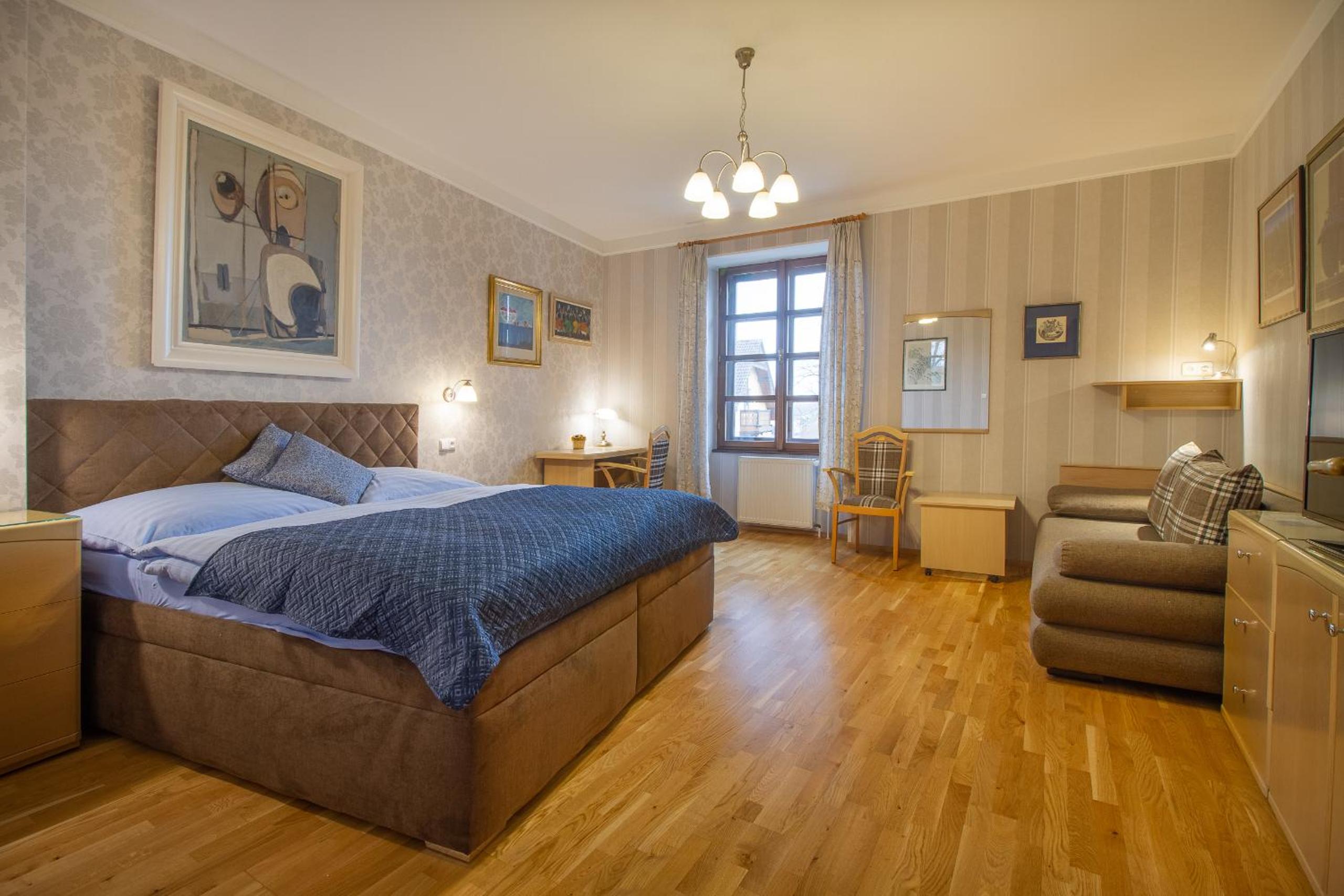 Large Double Room photo 2