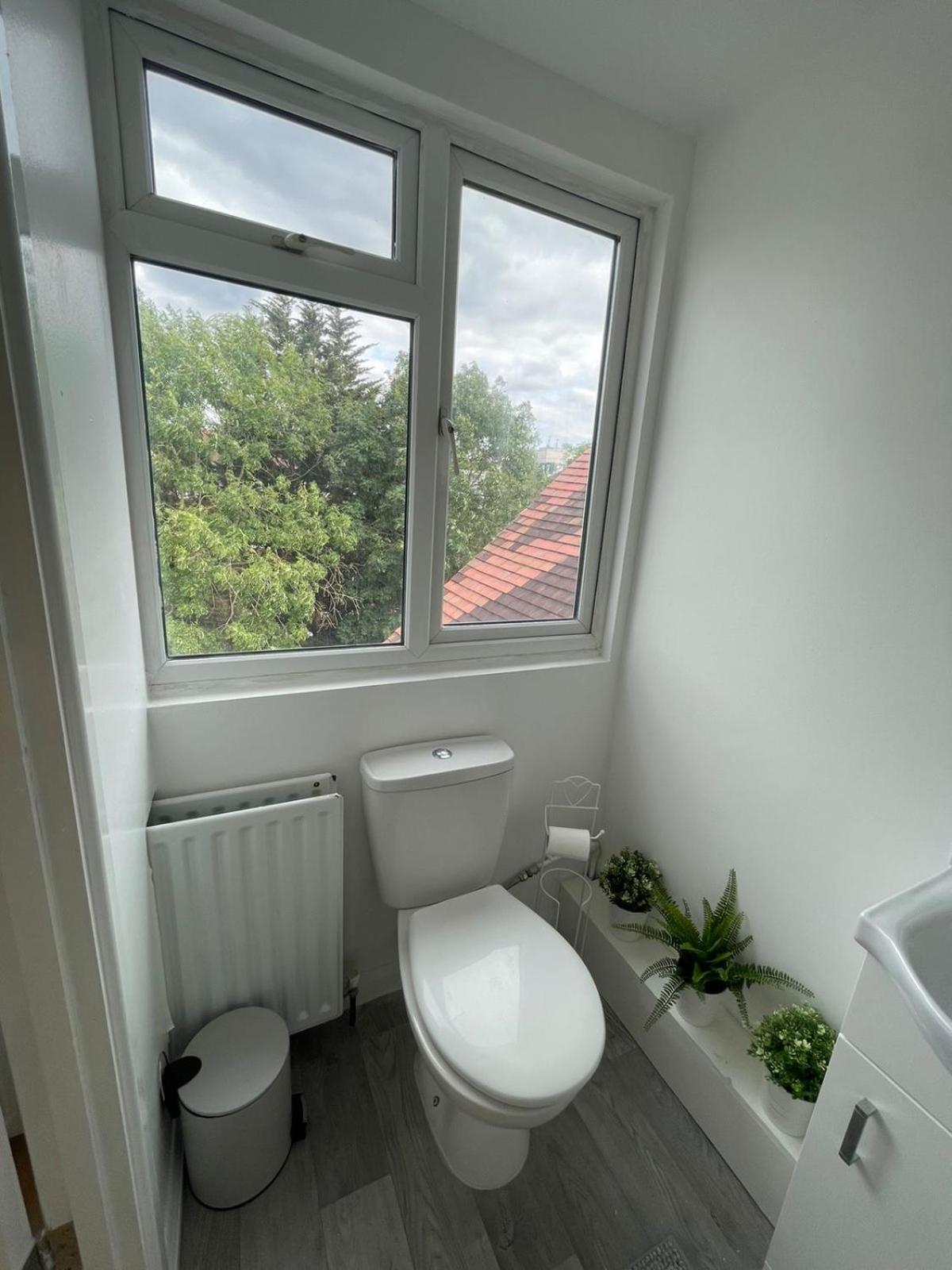 Double Room with Private Bathroom photo 2