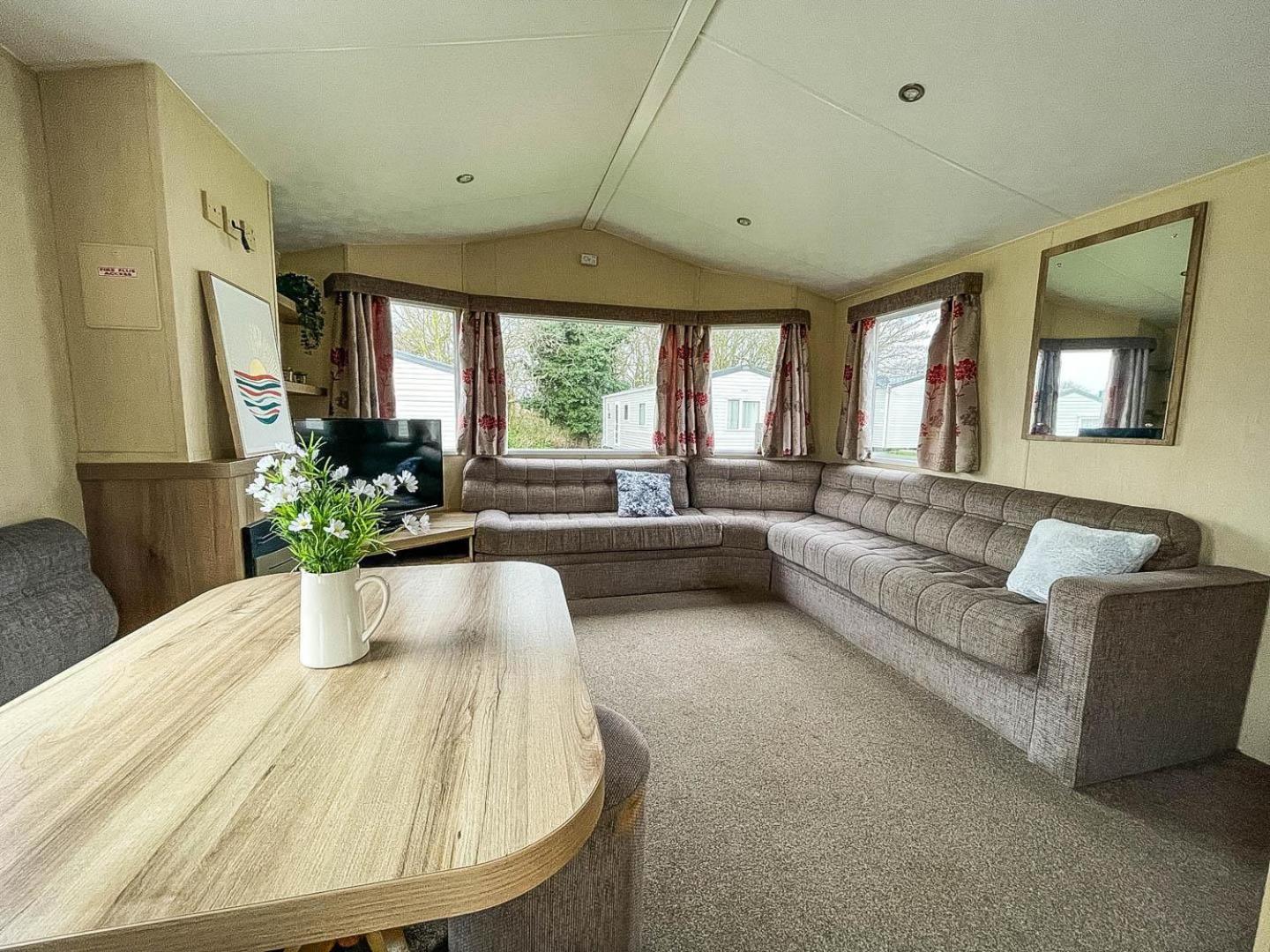 Mobile Home photo 1