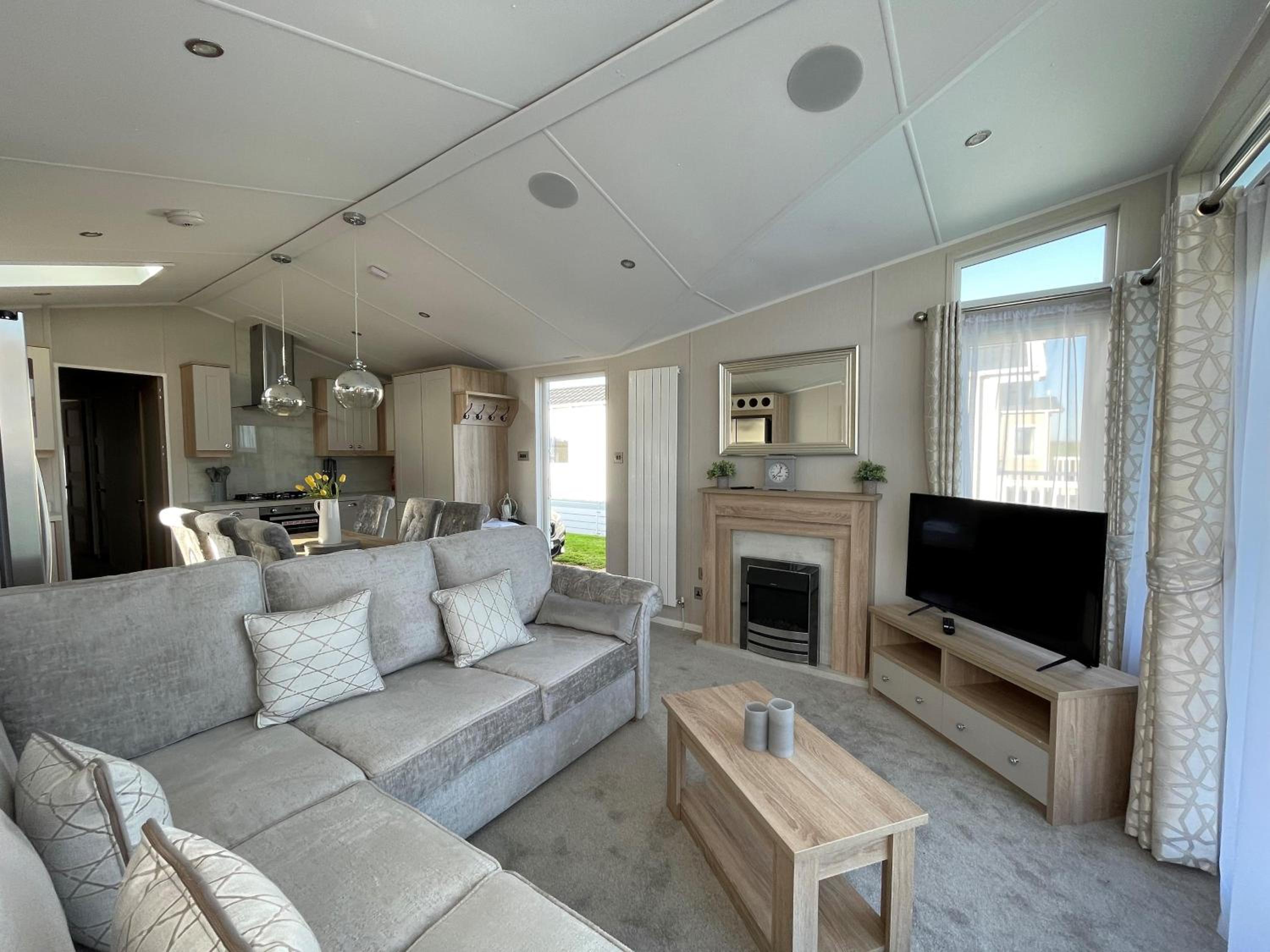 Mobile Home photo 1