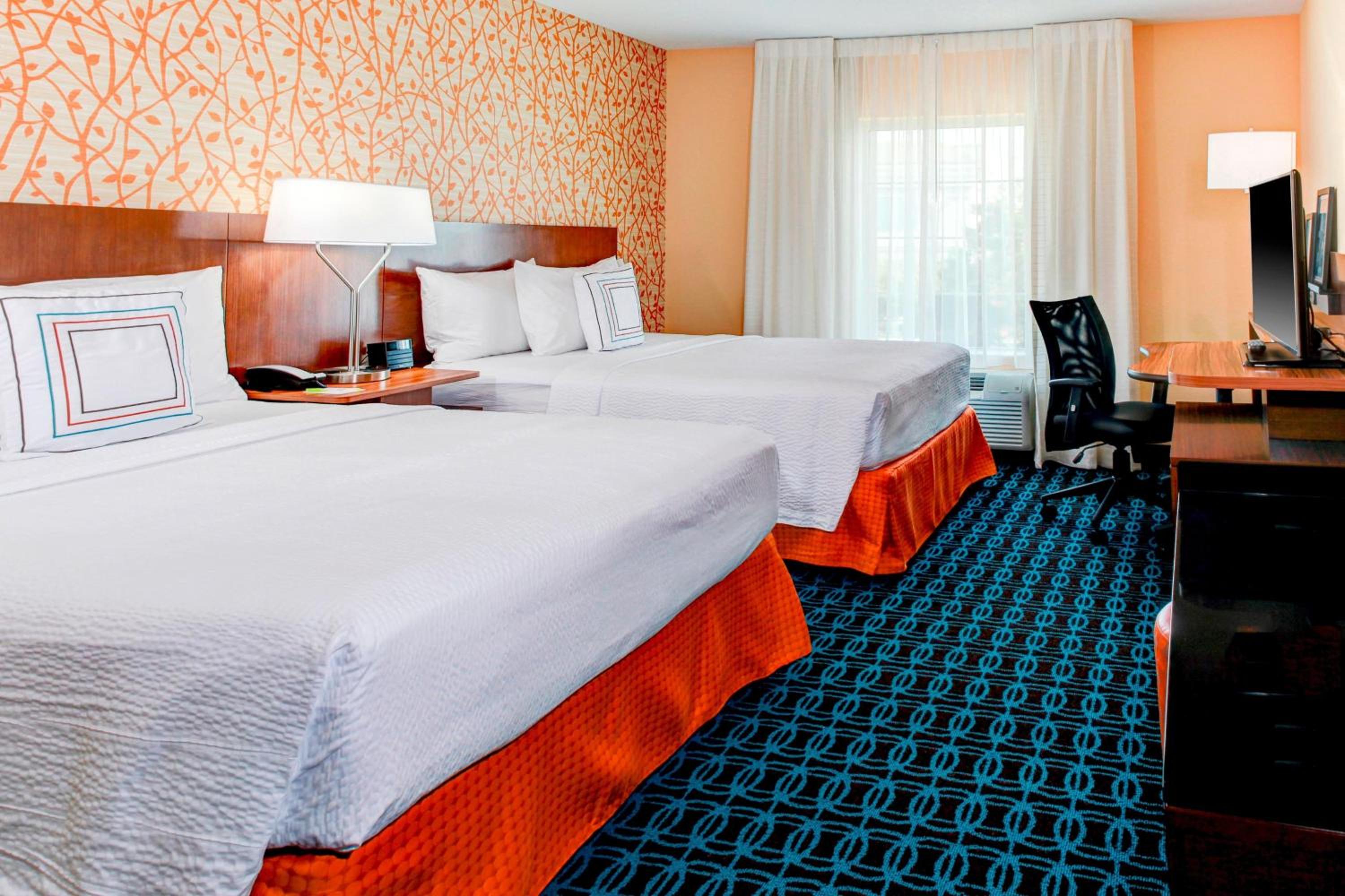Queen Room with Two Queen Beds and Bathtub - Mobility Access/Hearing Accessible photo 1