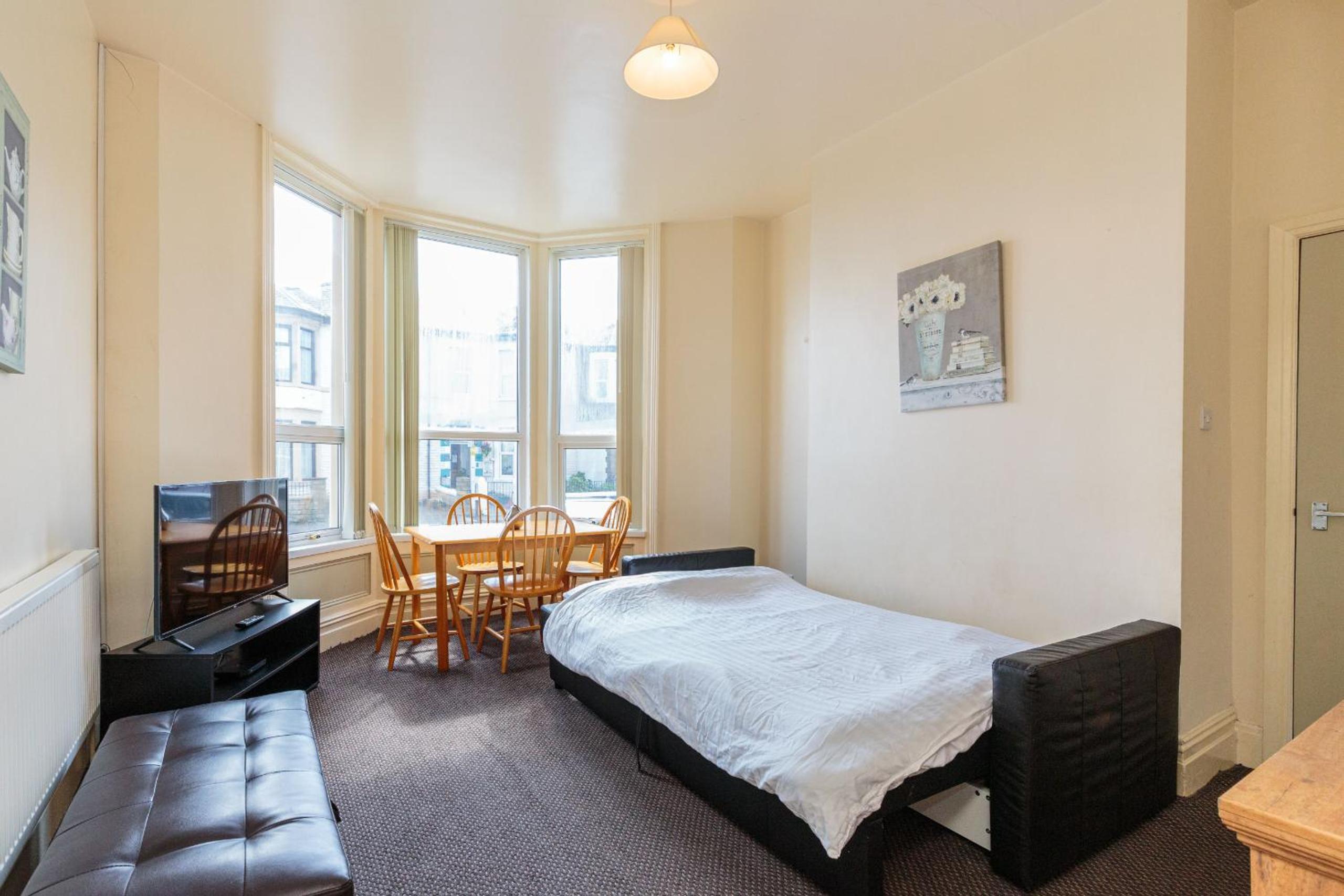 Two-Bedroom Apartment - Photo 10