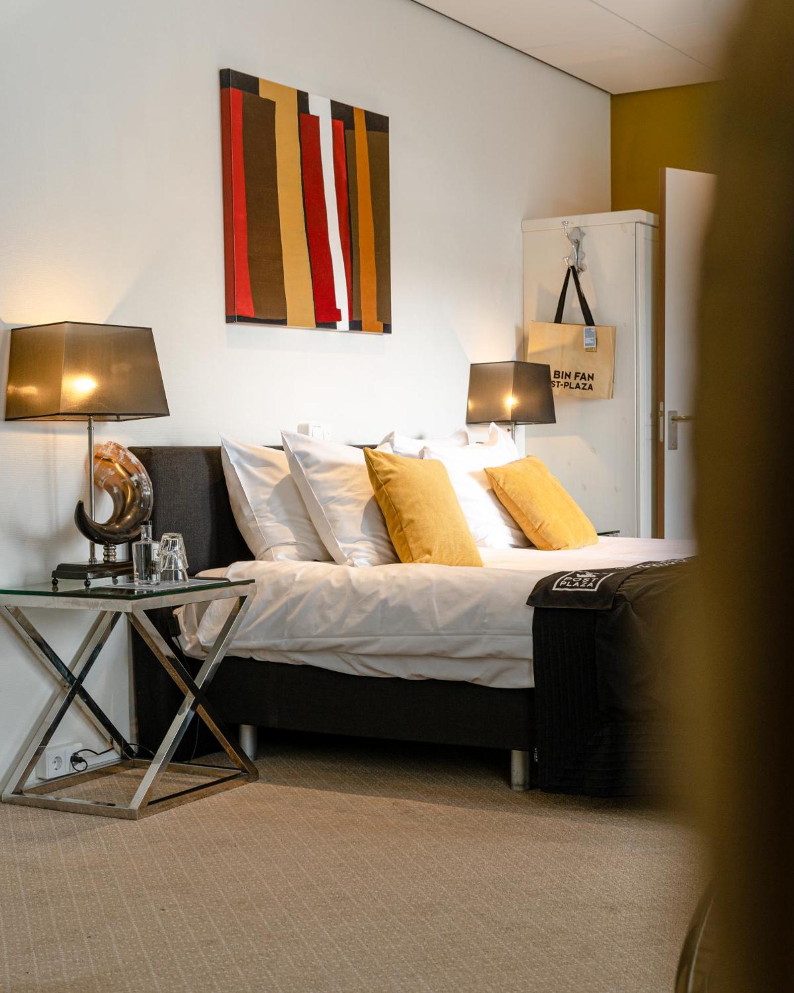 King Suite with Balcony - Photo 8