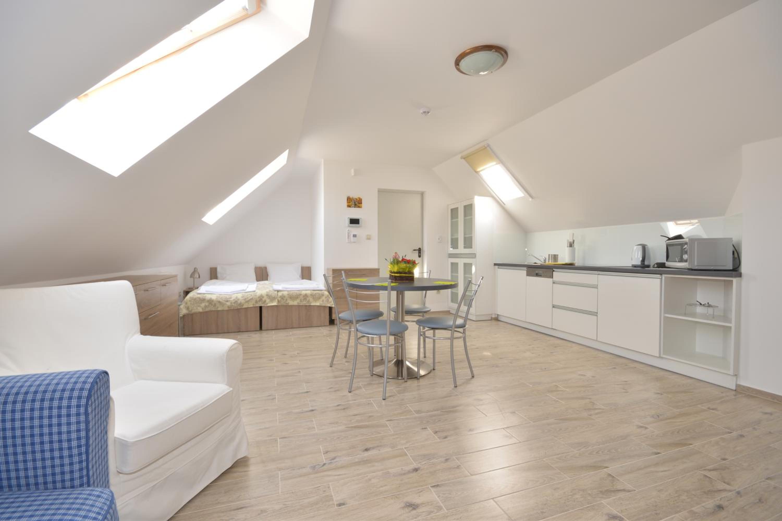 Penthouse Apartment - Photo 14