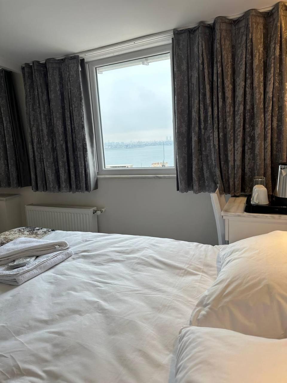 Deluxe Double Room with Sea View photo 2