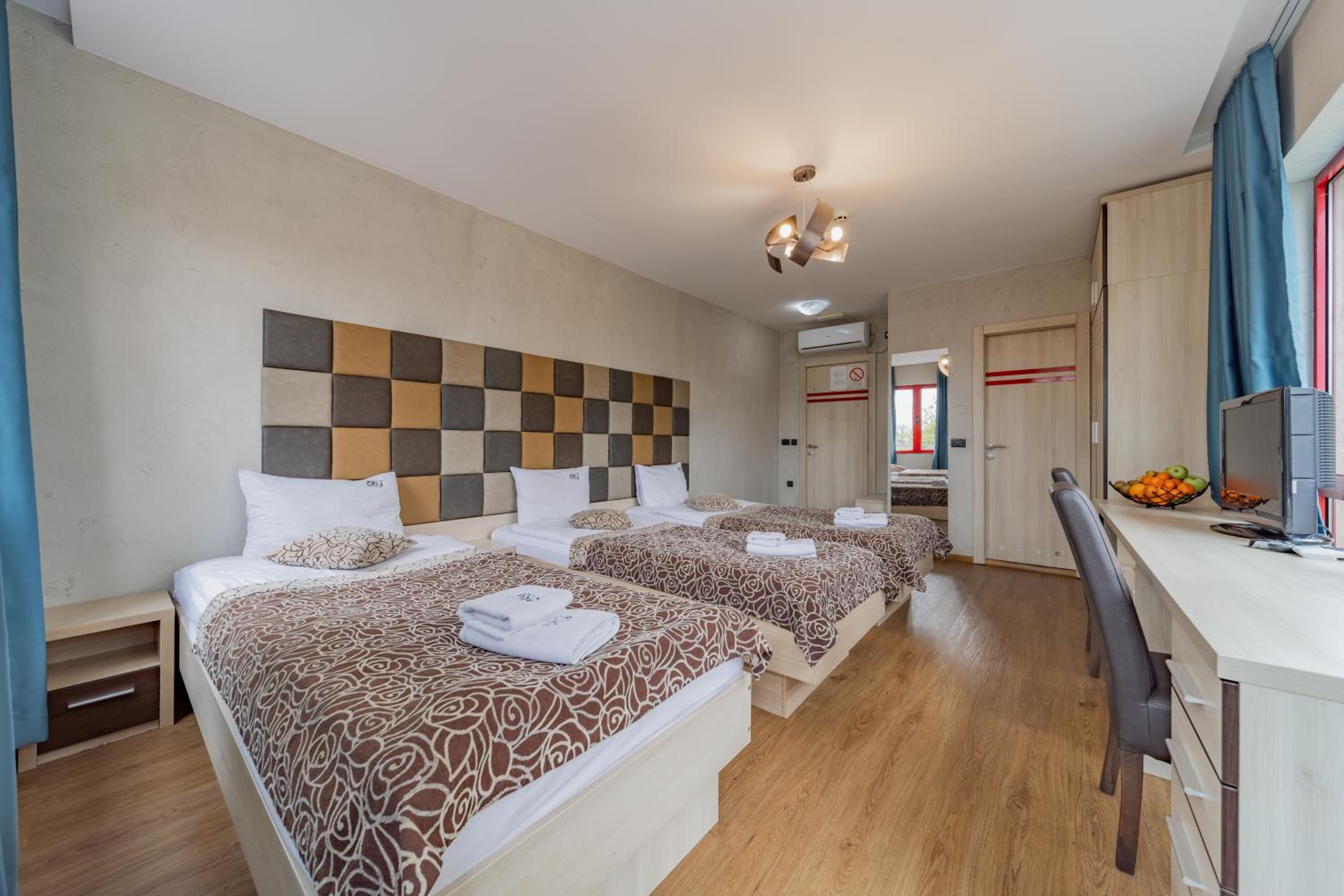 Deluxe Triple Room photo 2