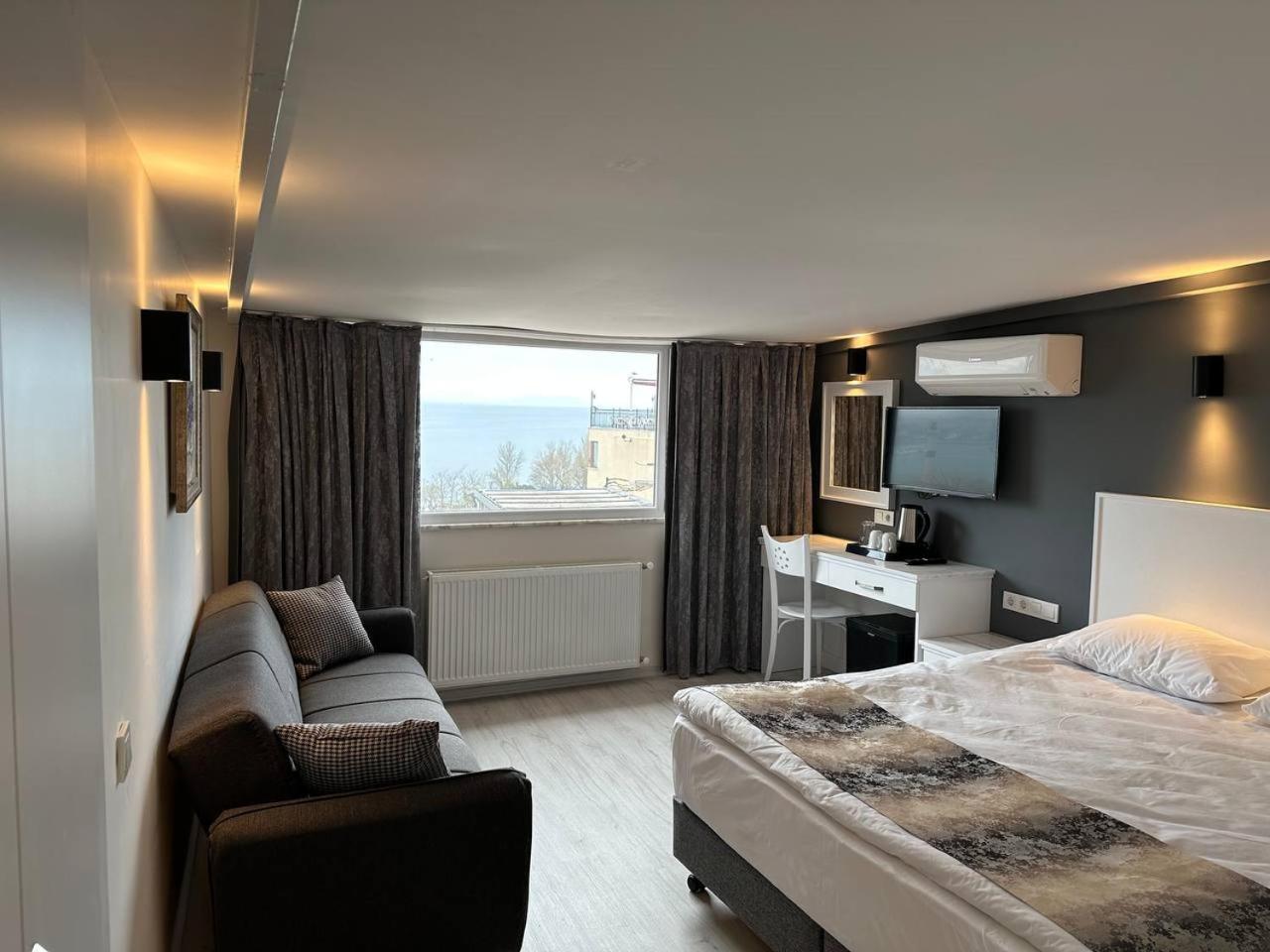 Deluxe Double Room with Sea View photo 3