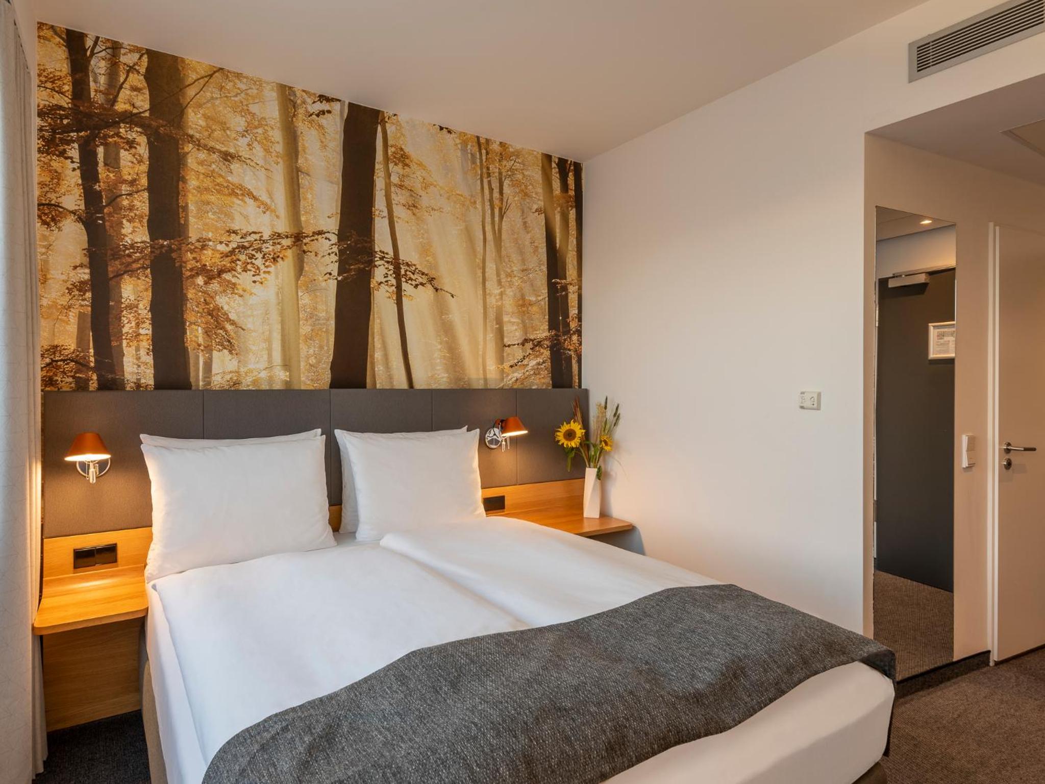 Standard Twin Room with Courtyard View
