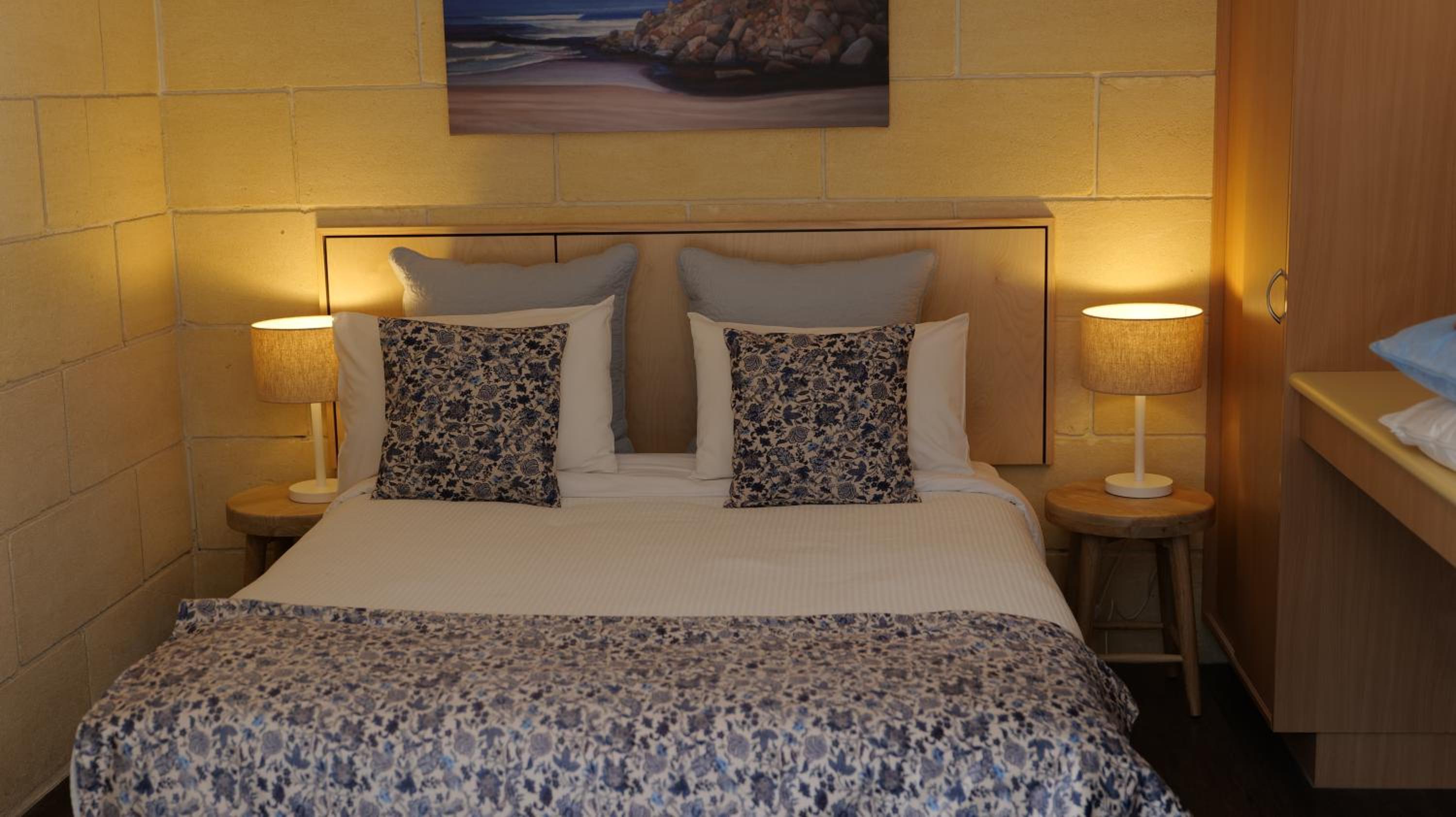 King Suite with Corner Bath - Photo 5