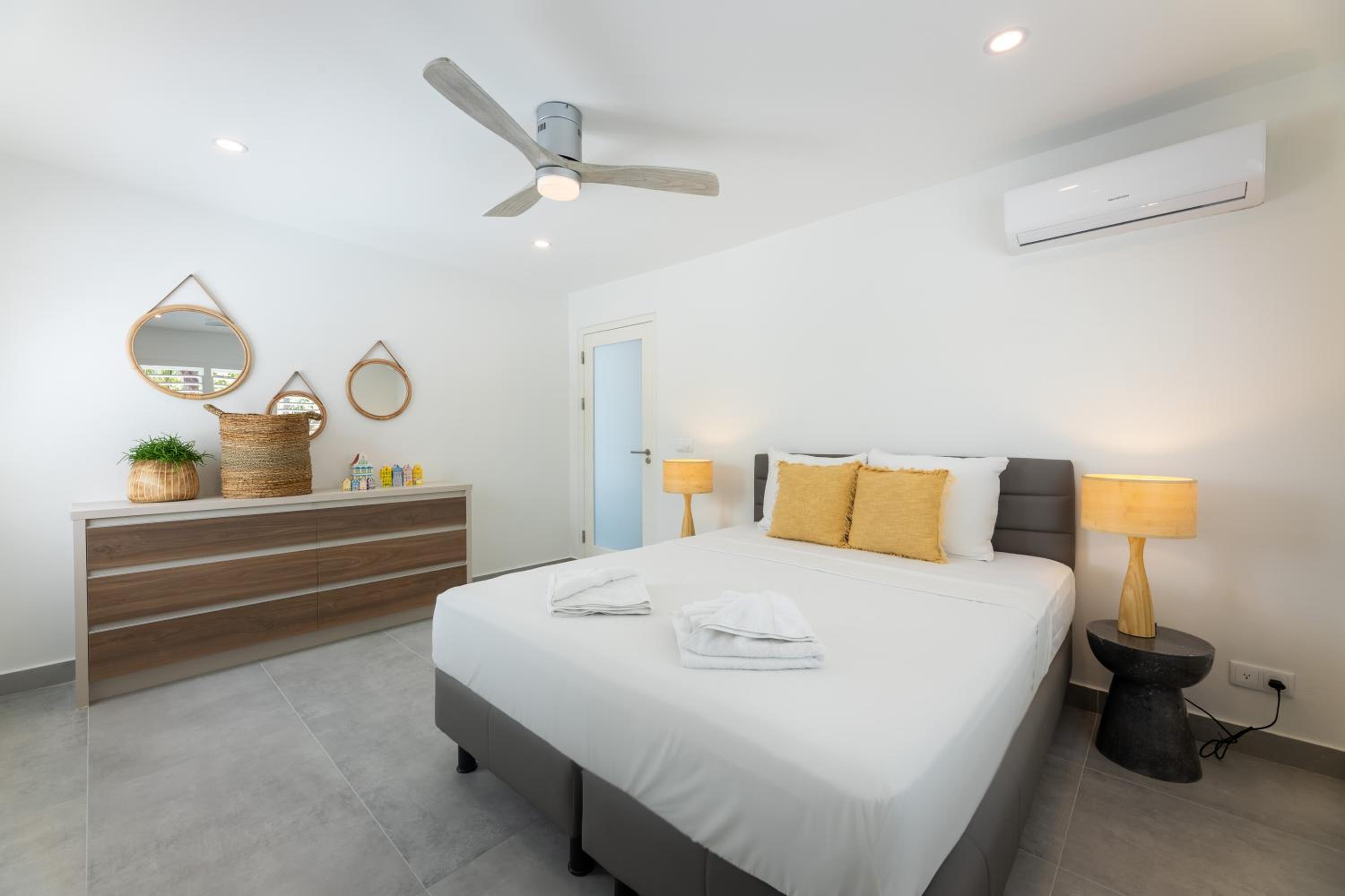 Four-Bedroom Villa with Sea View & Private Pool photo 3