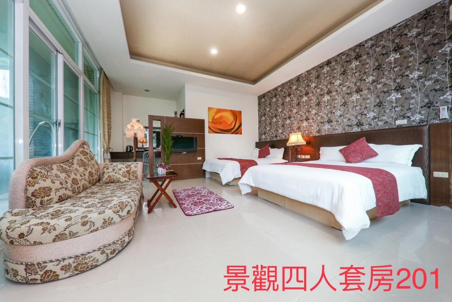 Quadruple Room with Balcony photo 2