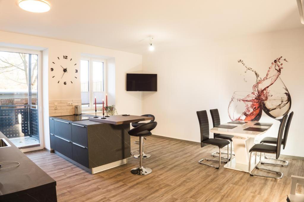 One-Bedroom Apartment with Balcony photo 3