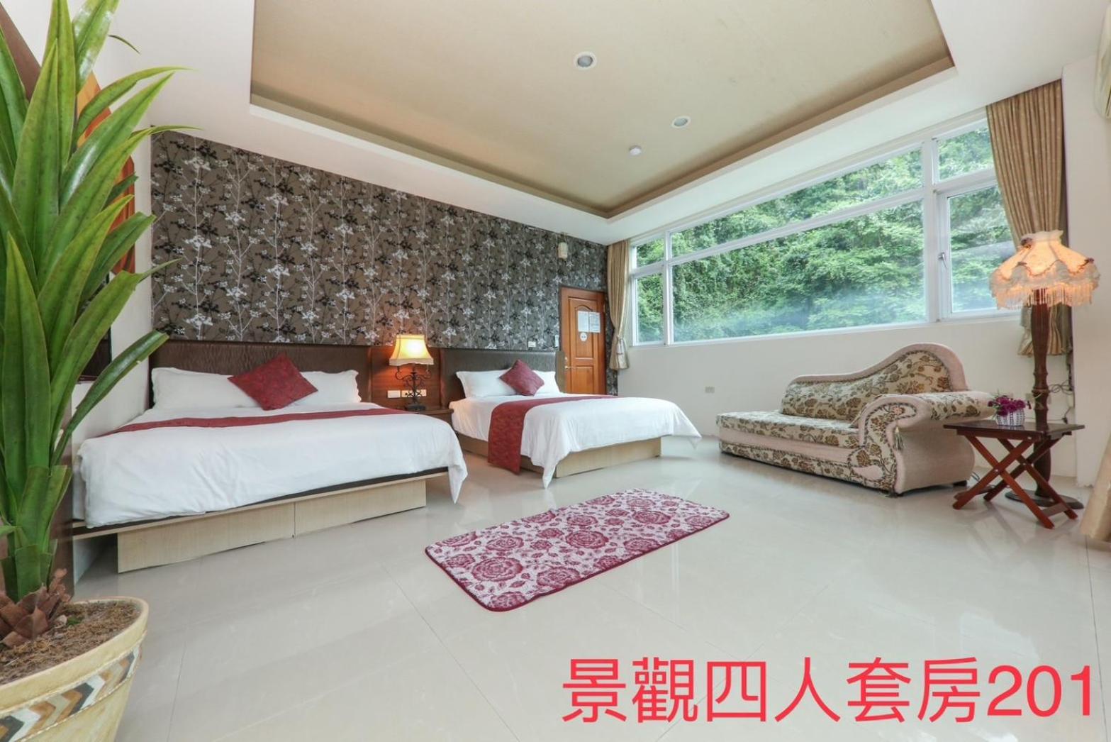 Quadruple Room with Balcony photo 1