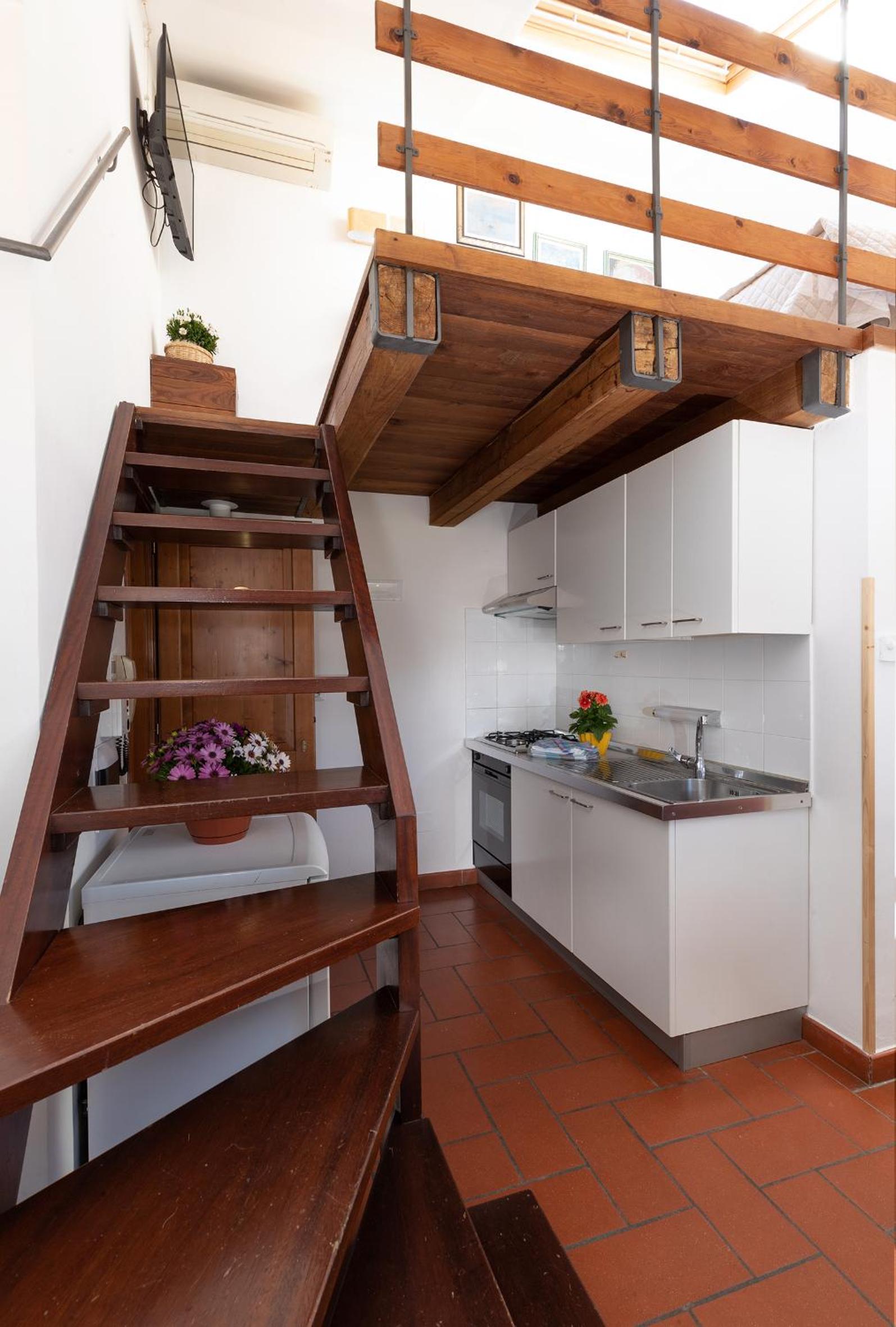 One-Bedroom Apartment - Photo 4