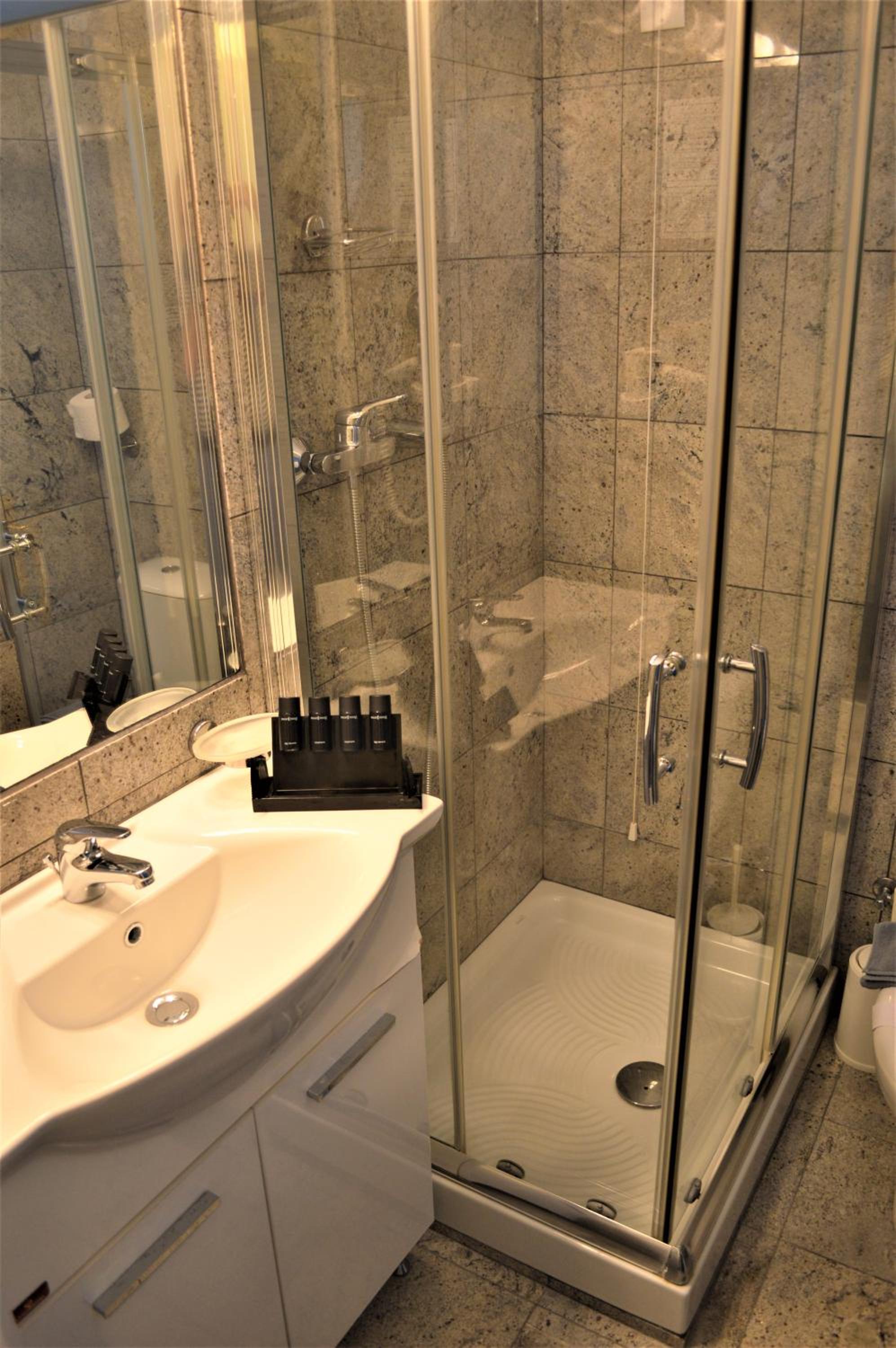 Double Room with Sea and Pool View photo 3