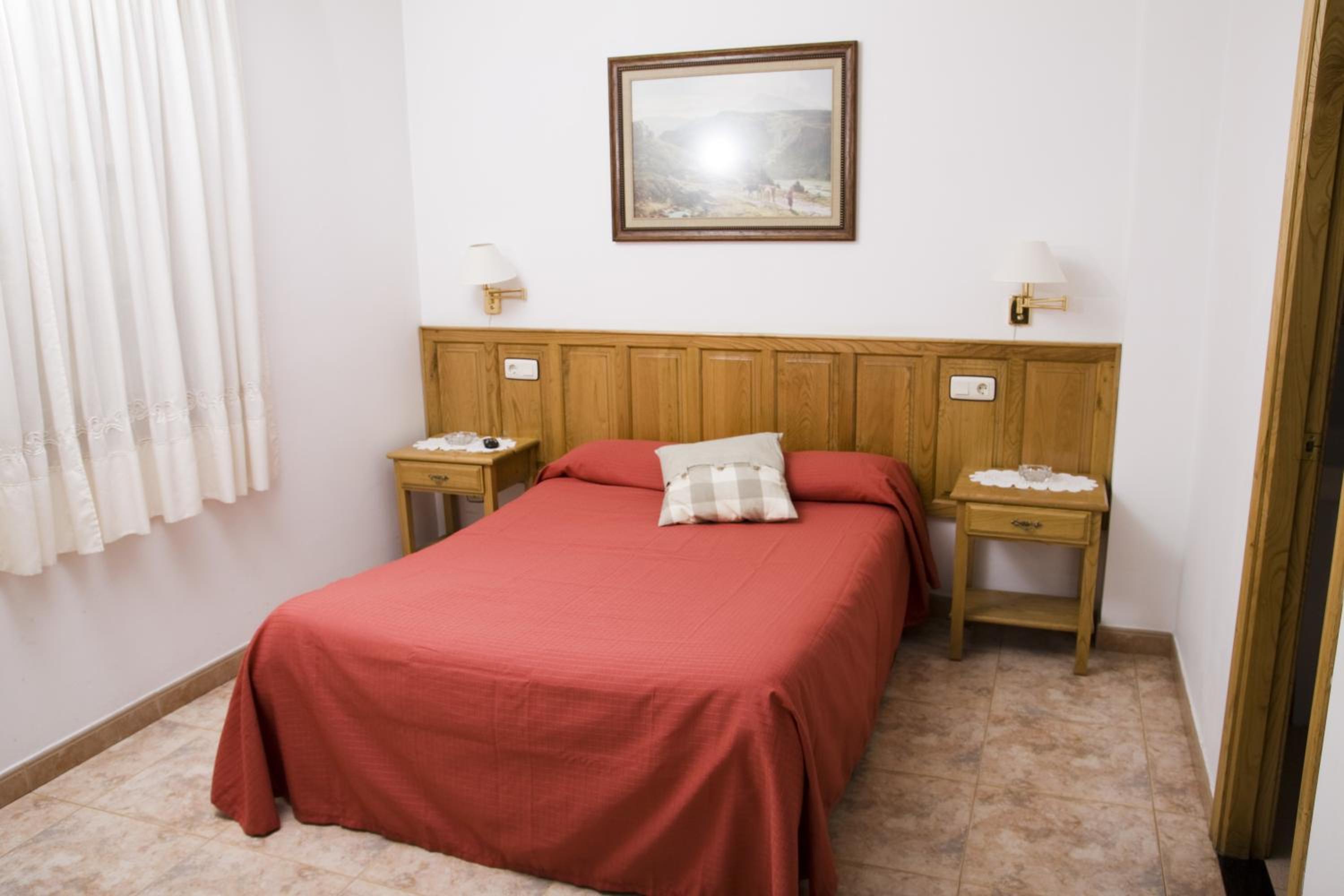 Double or Twin Room photo 3