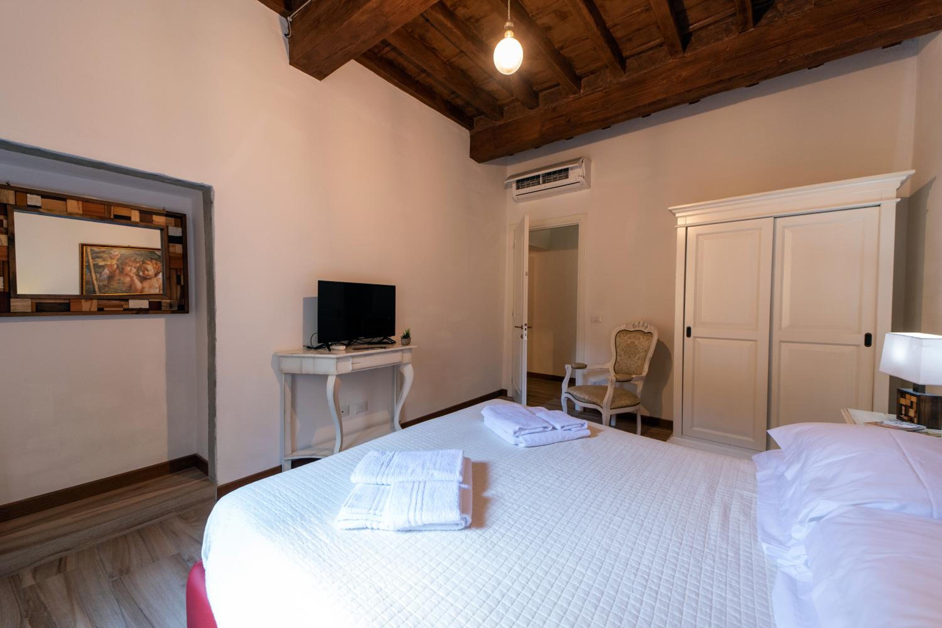 Superior Apartment with City View photo 1