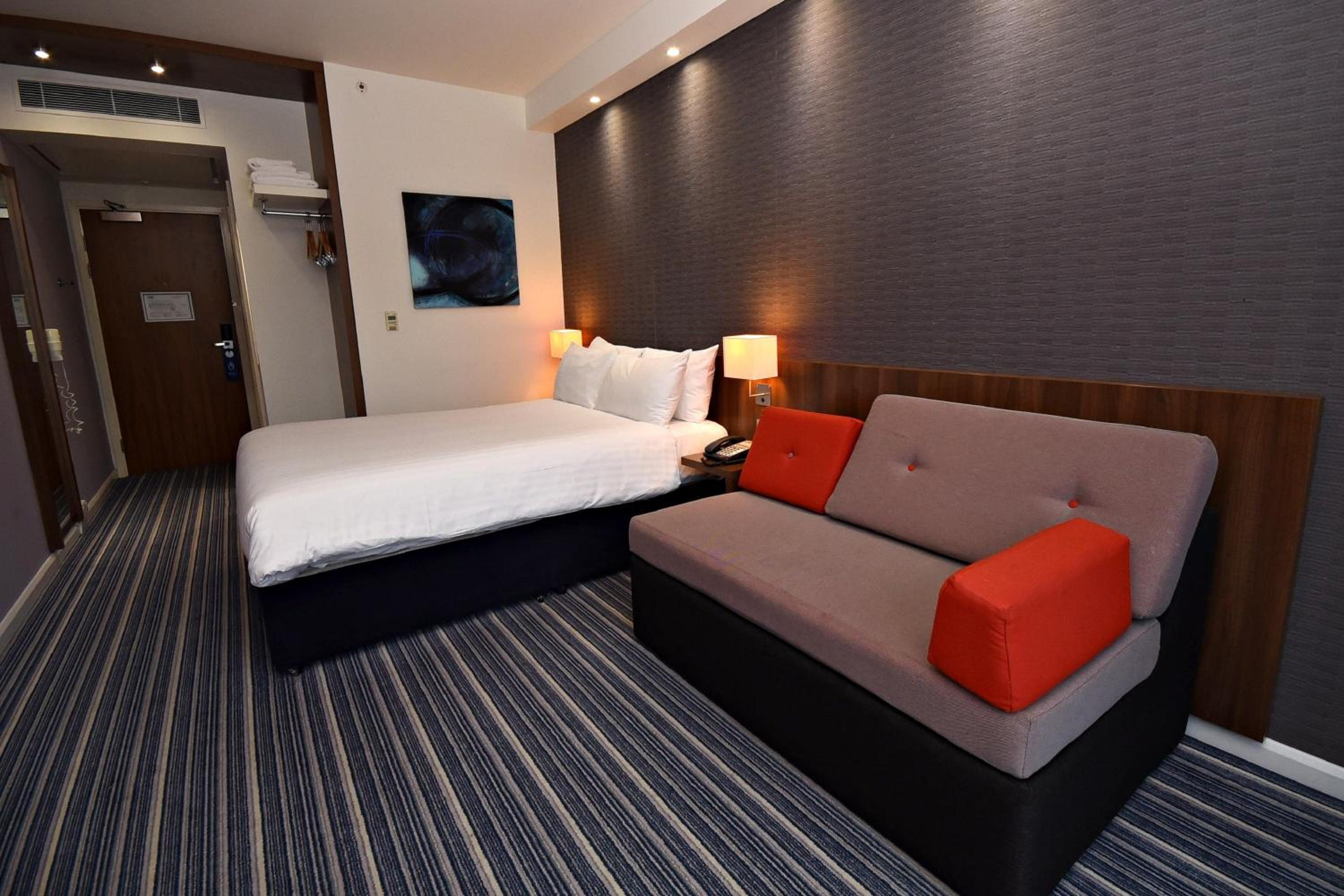 Premium Double Room with City View - Free Hot Breakfast photo 2