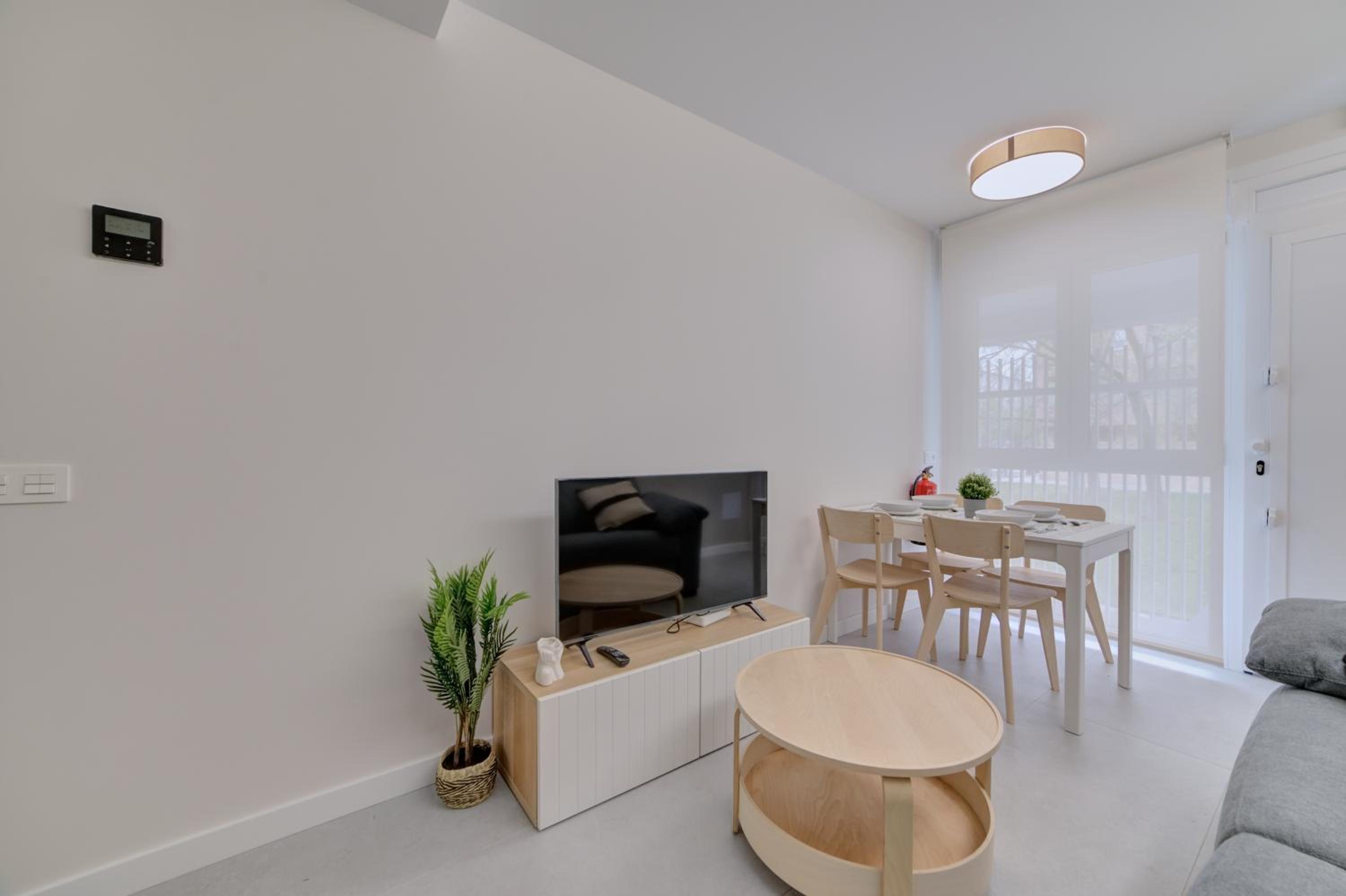 One-Bedroom Apartment photo 2