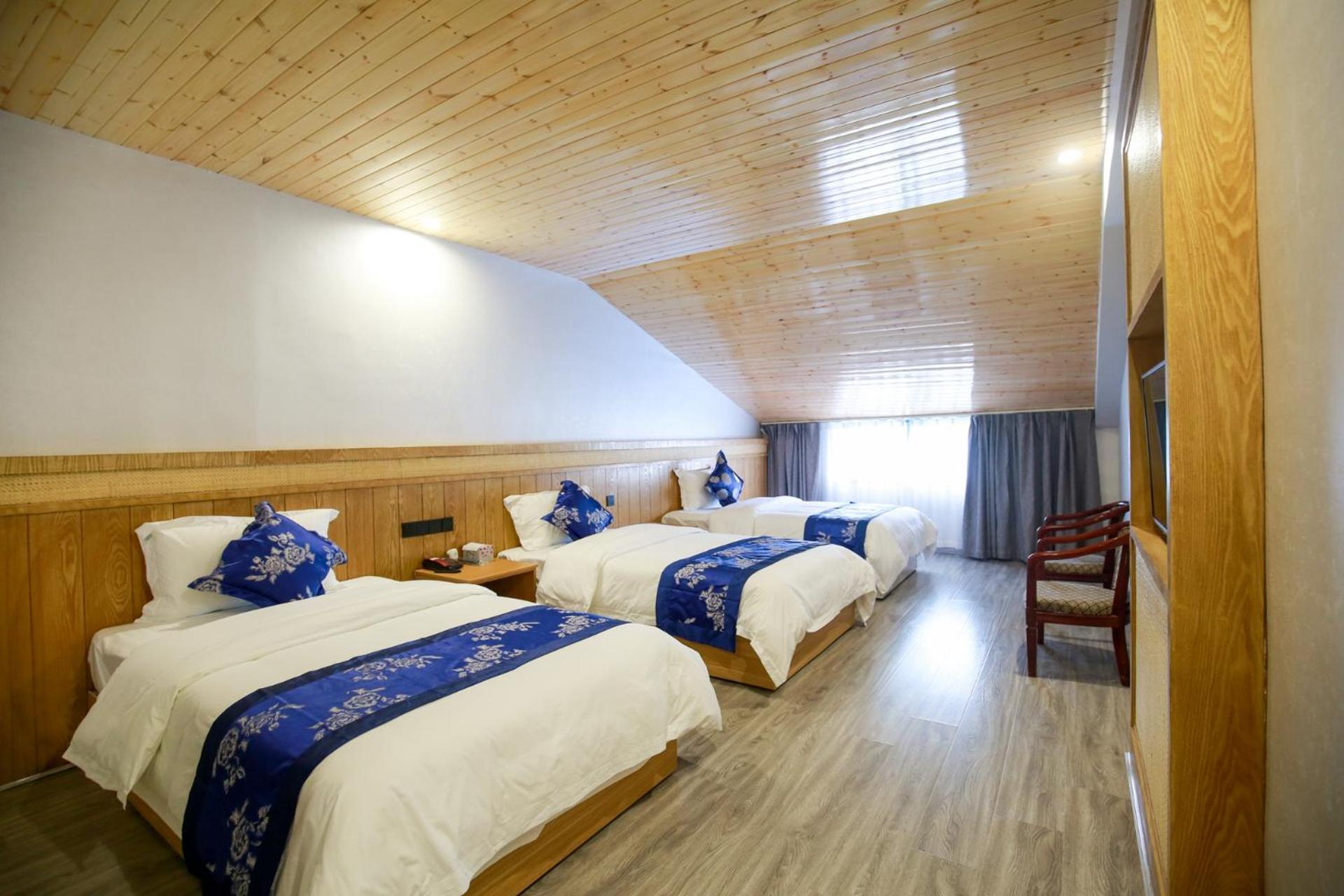 Standard Triple Room photo 2