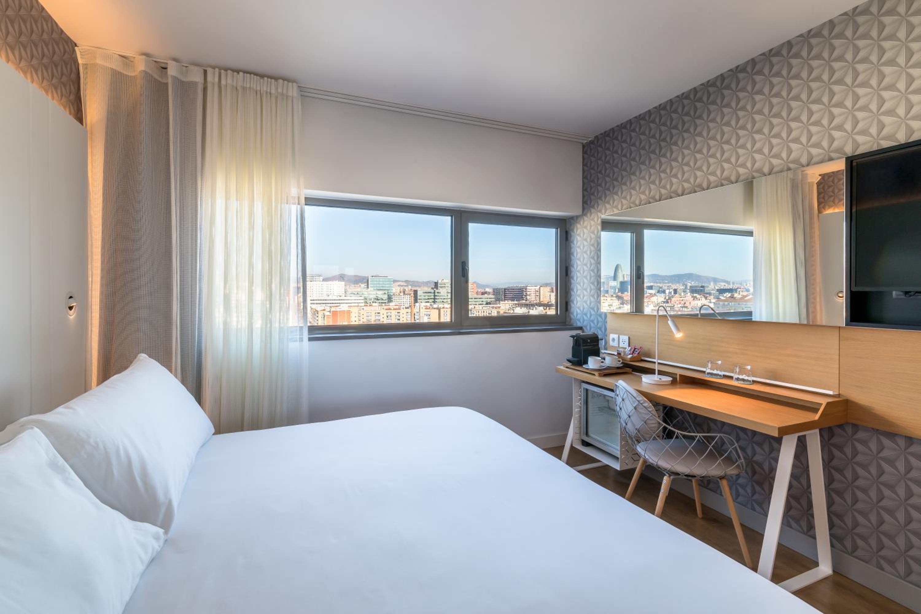 Deluxe Double or Twin Room photo 2