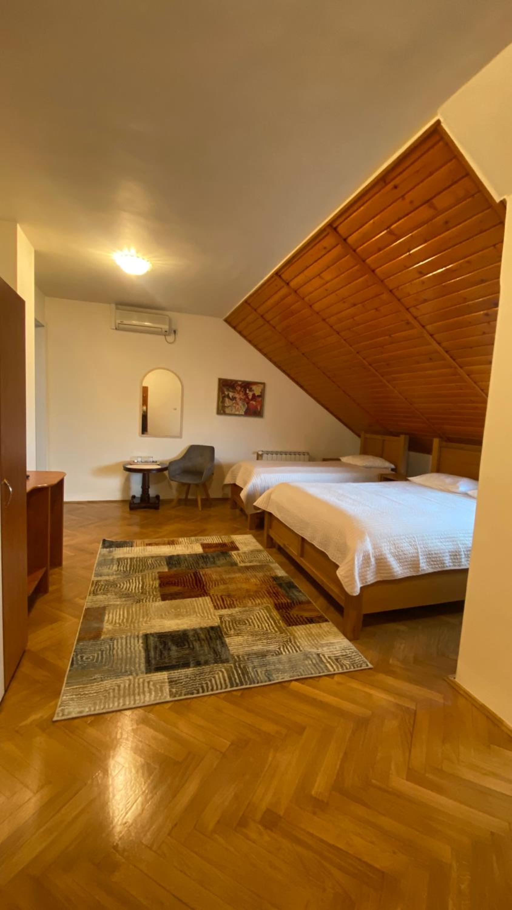 Triple Room