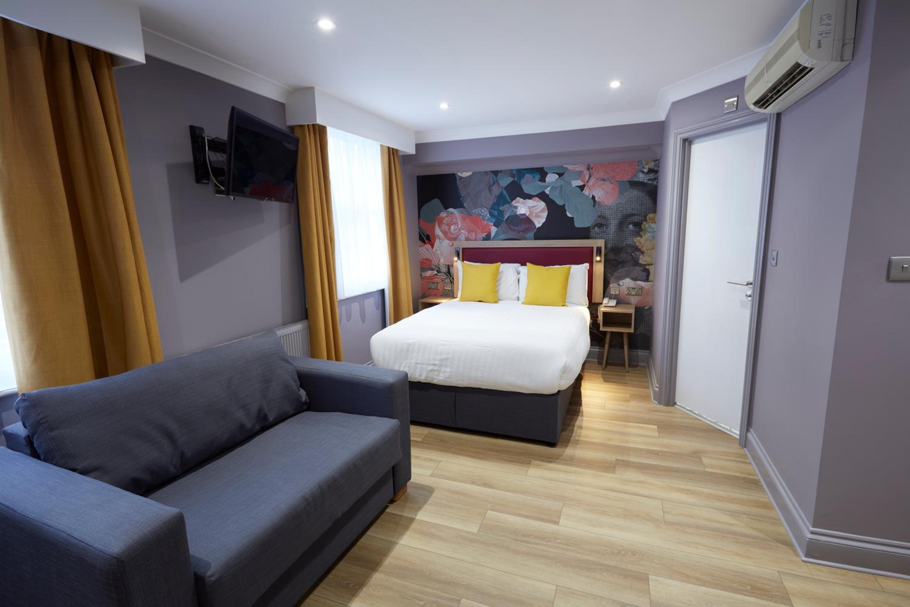 Double Suite - Non Smoking photo 1