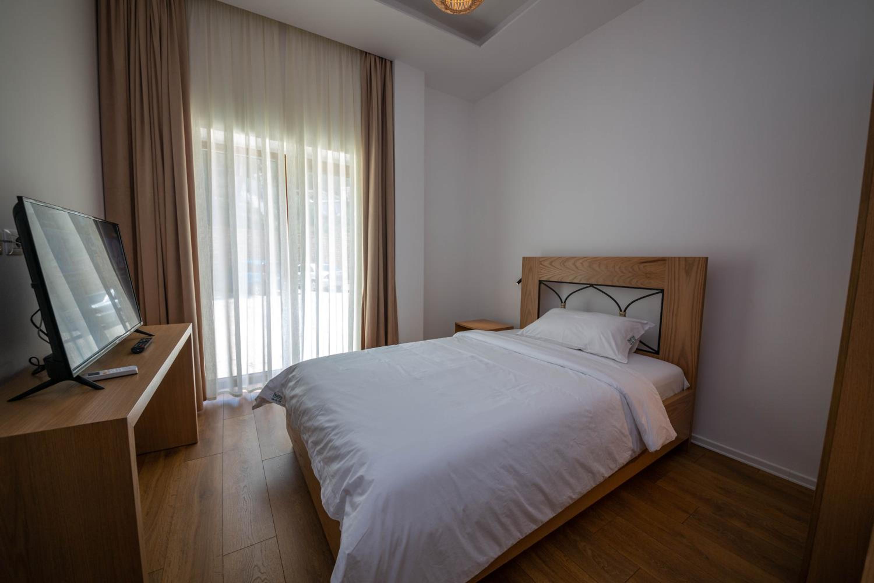 Deluxe Single Room - Disability Access photo 1