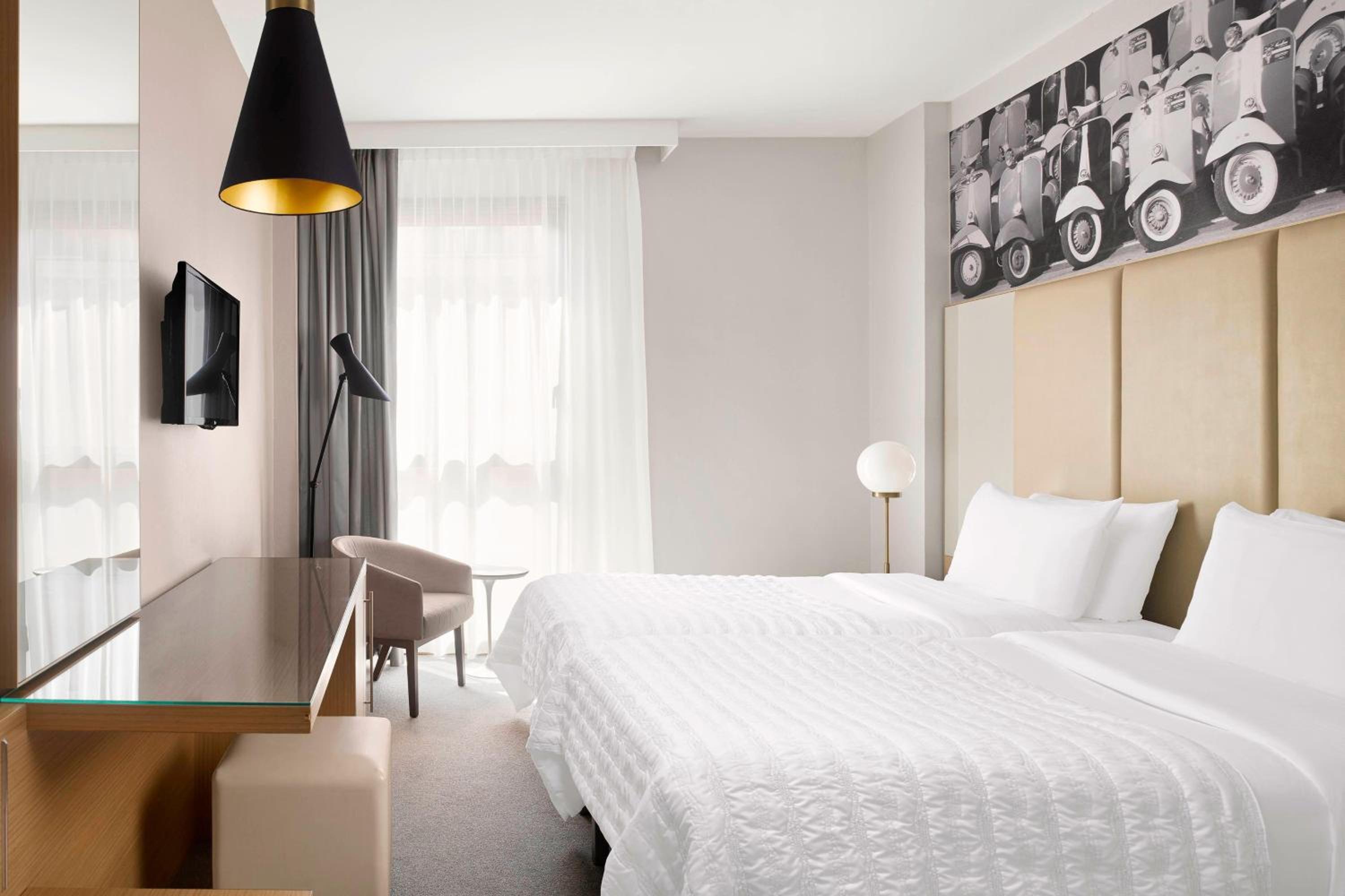 Superior Twin Room, Smaller Guest room, 2 Twin/Single Bed(s) thumbnail 5
