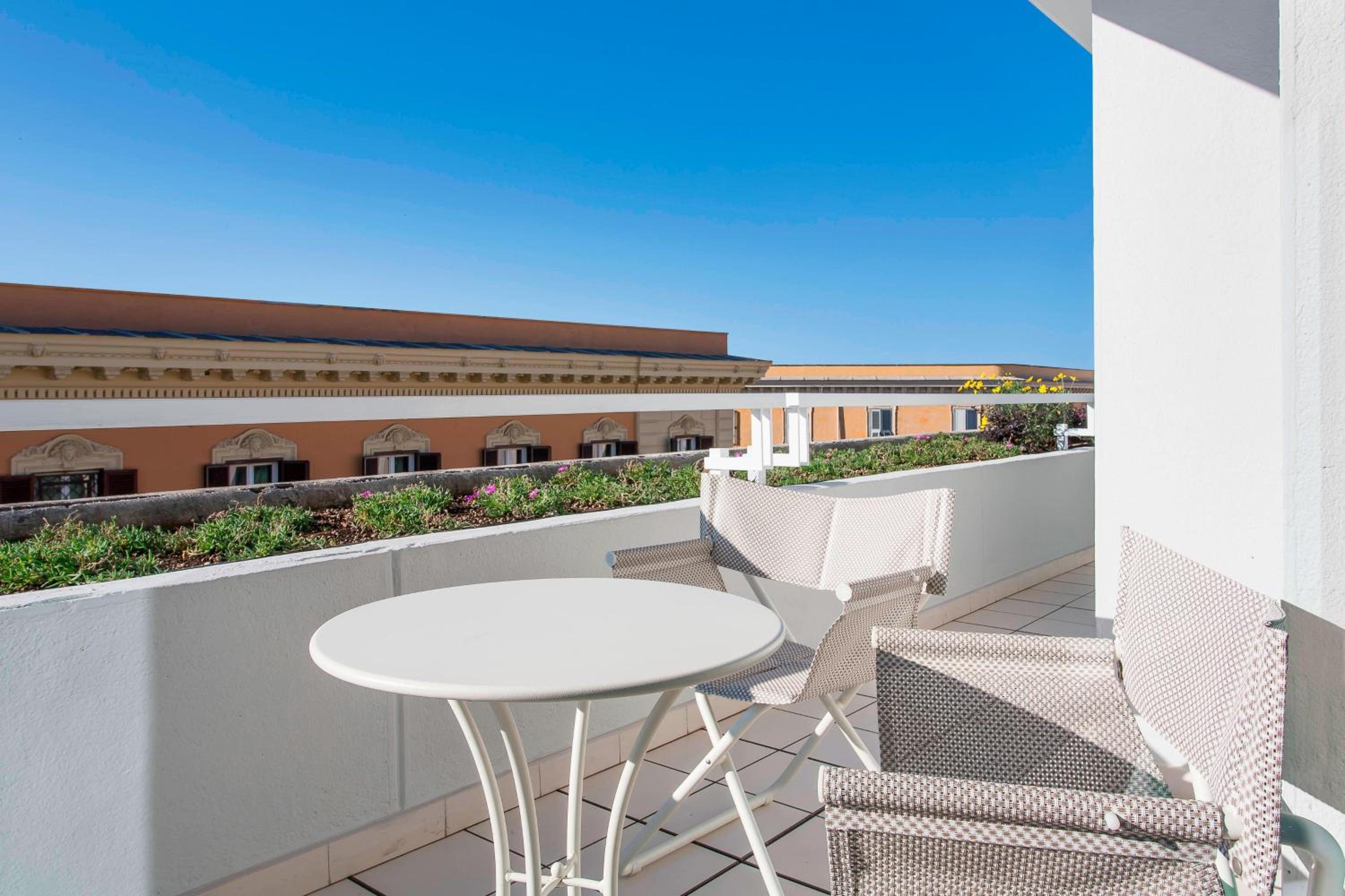 Terrace Suite, 1 Bedroom Larger Suite, 1 King, Sofa bed