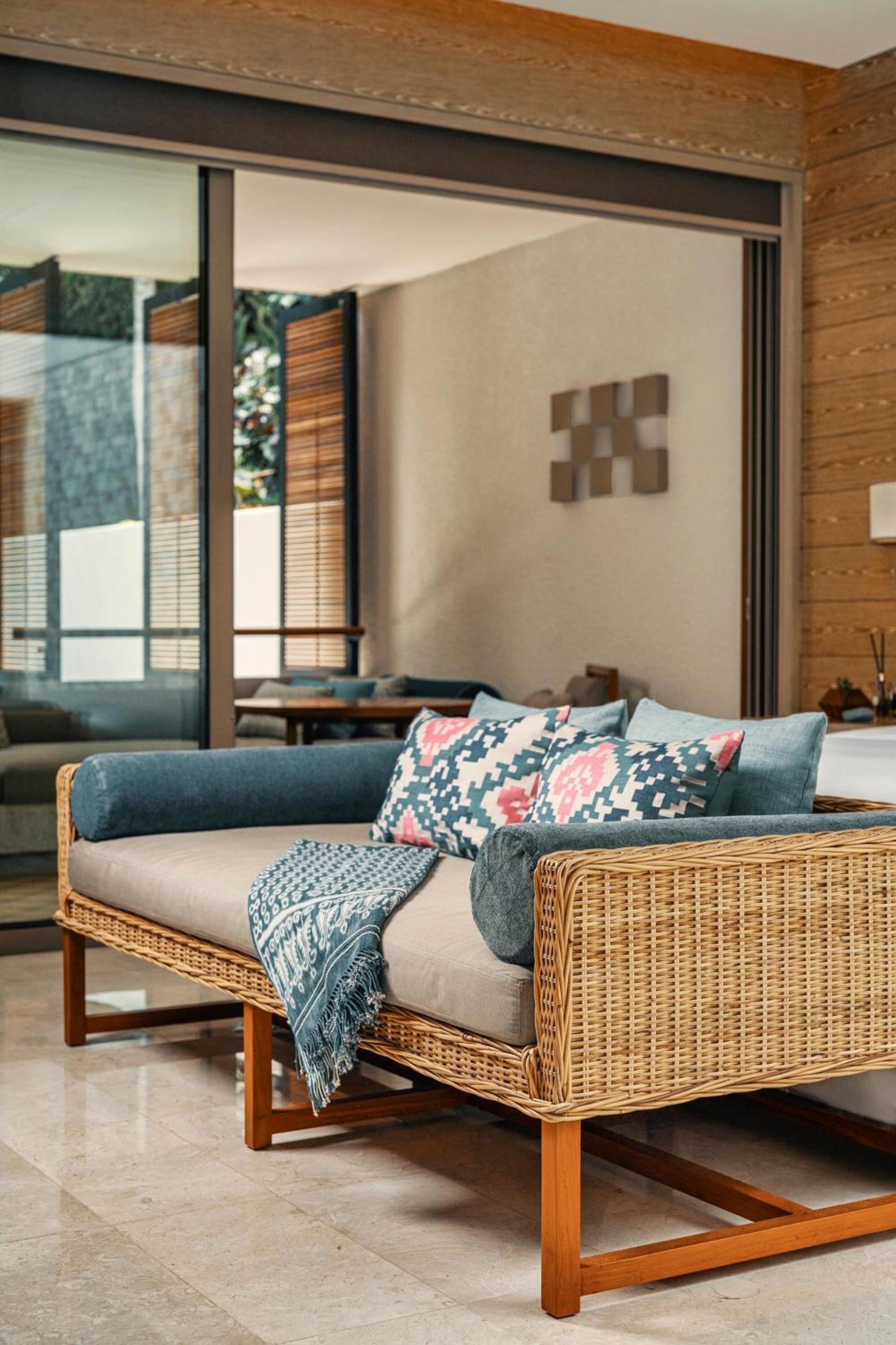 Rainforest Junior Suite King - Photo 10