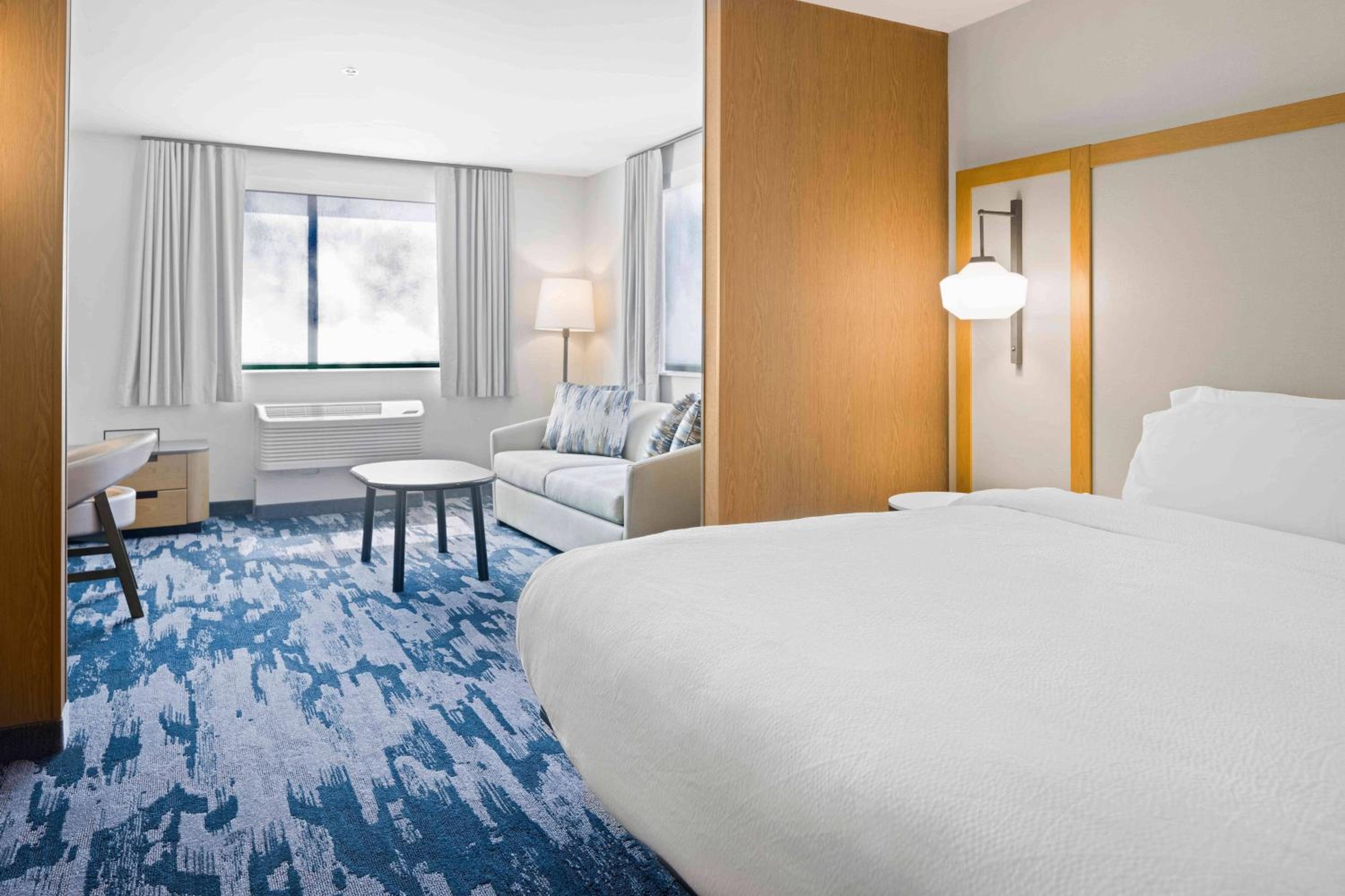 Executive King Suite with Sofa Bed - Photo 1