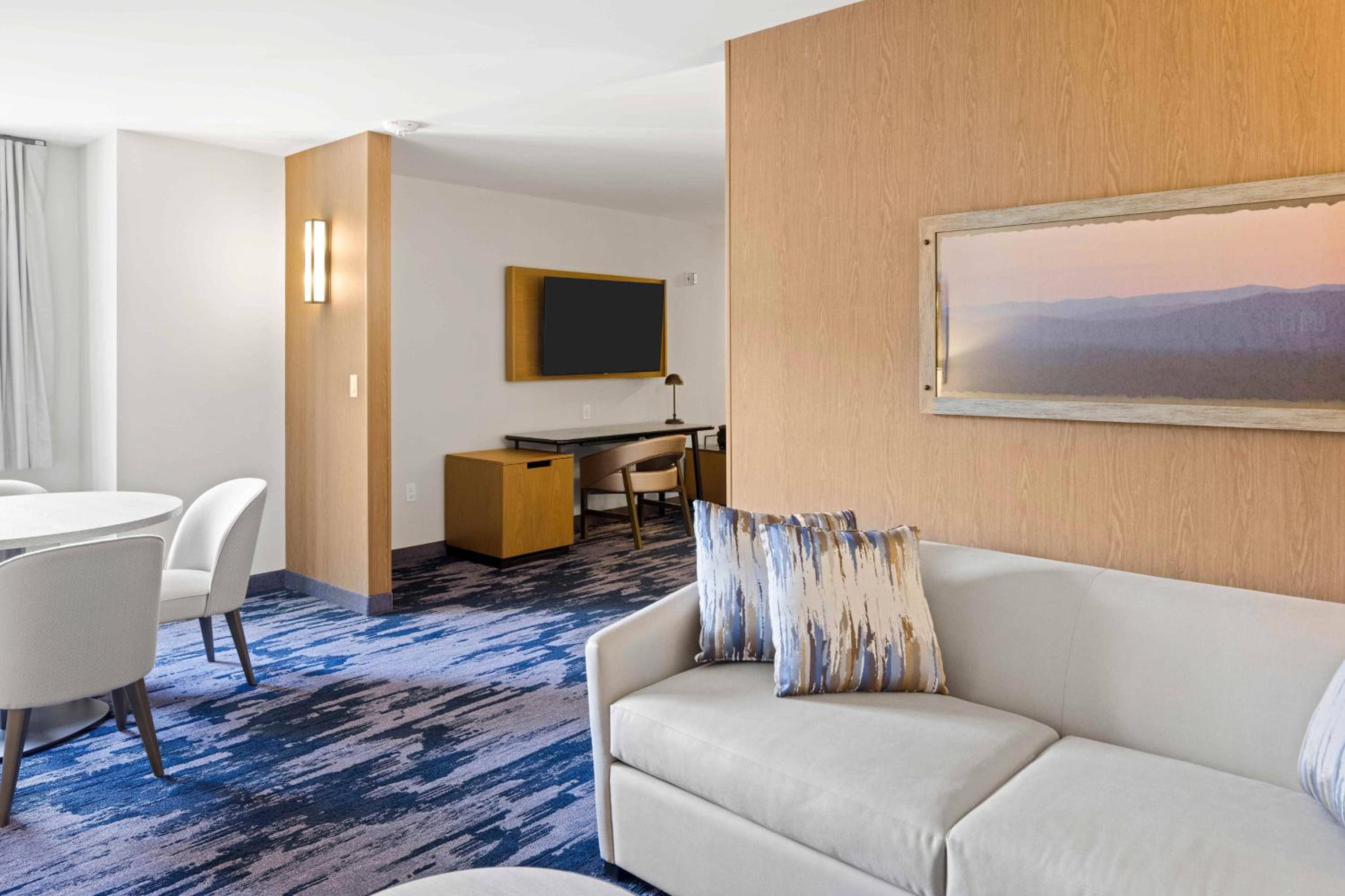 King Suite with Sofa Bed - Photo 5