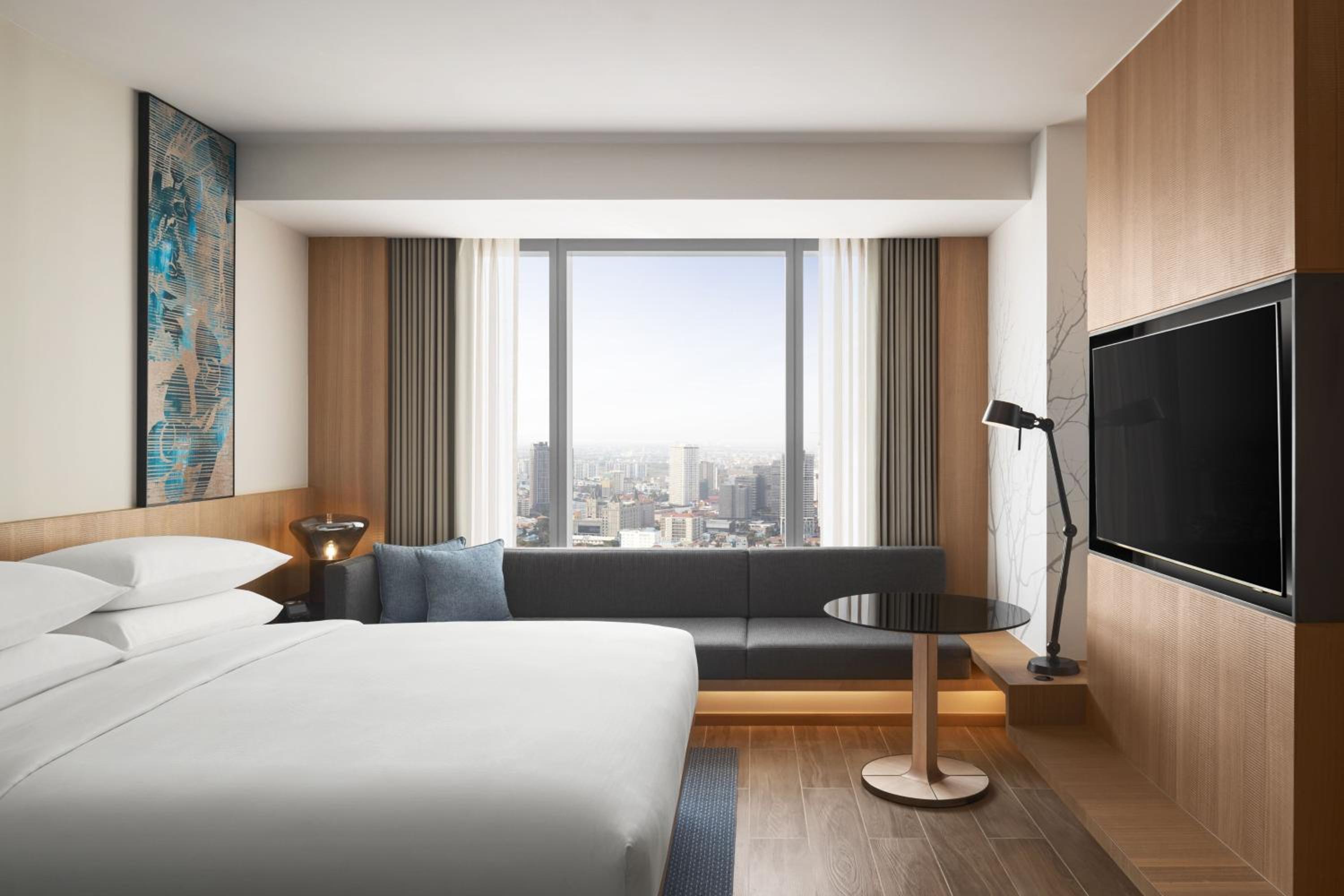 Standard King Room - Photo 5