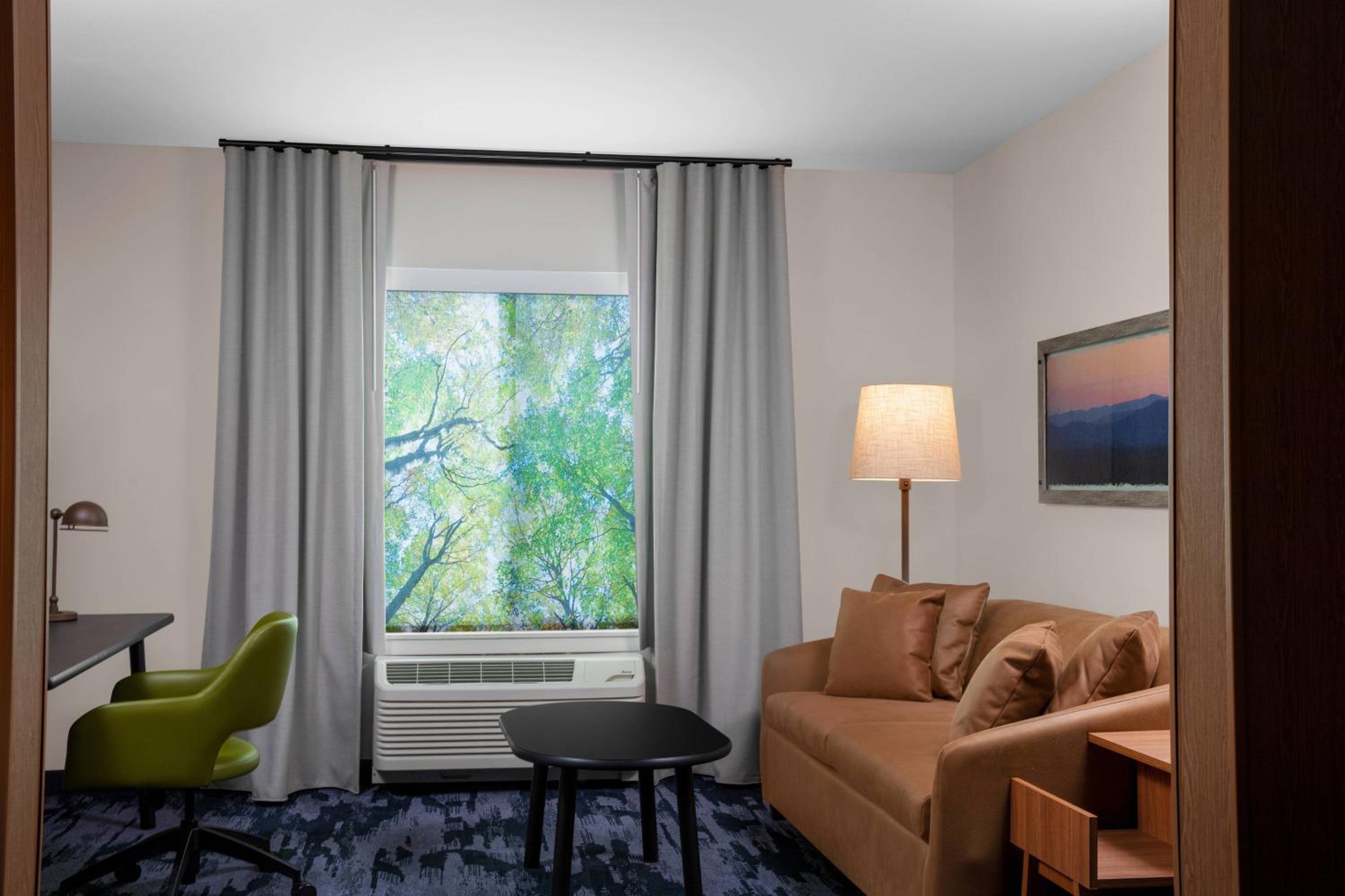 Executive King Suite with Sofa Bed - Photo 10