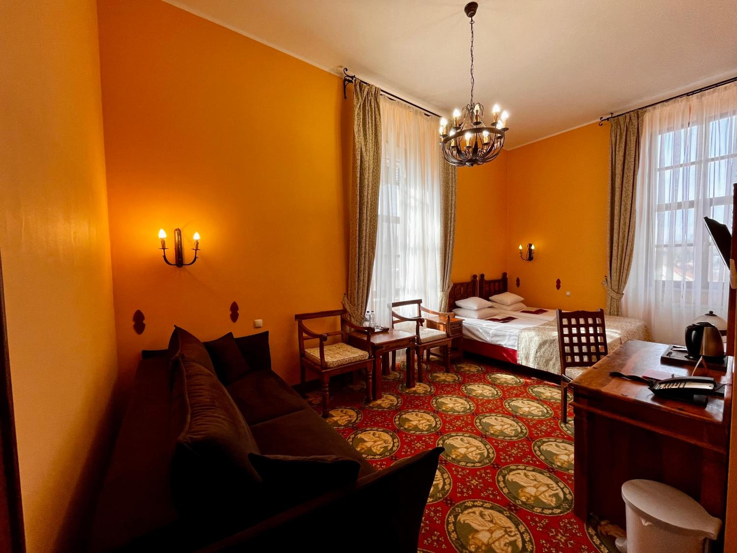 Double Room with Extra Bed - Photo 23