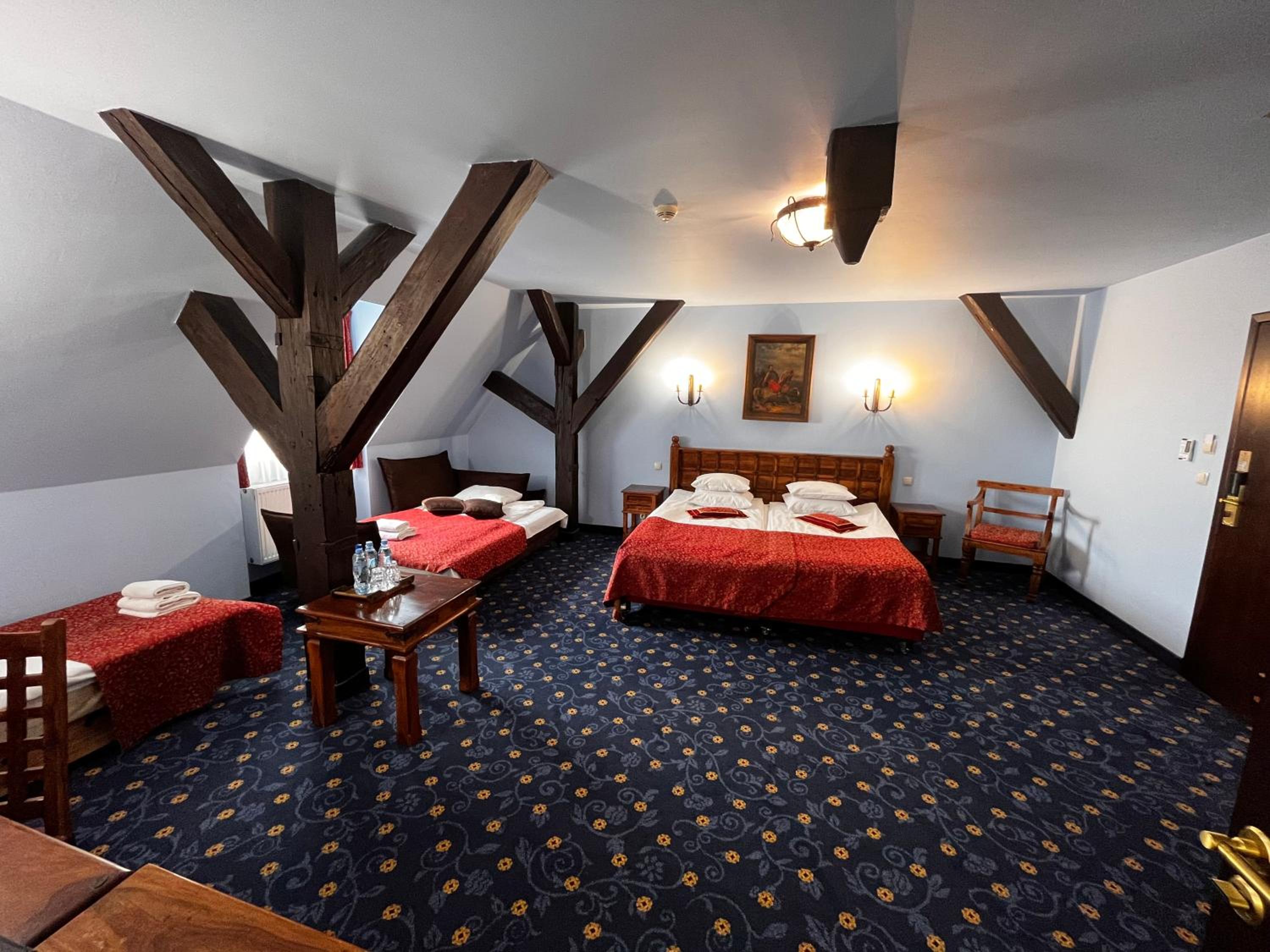 Double Room with Extra Bed - Photo 10
