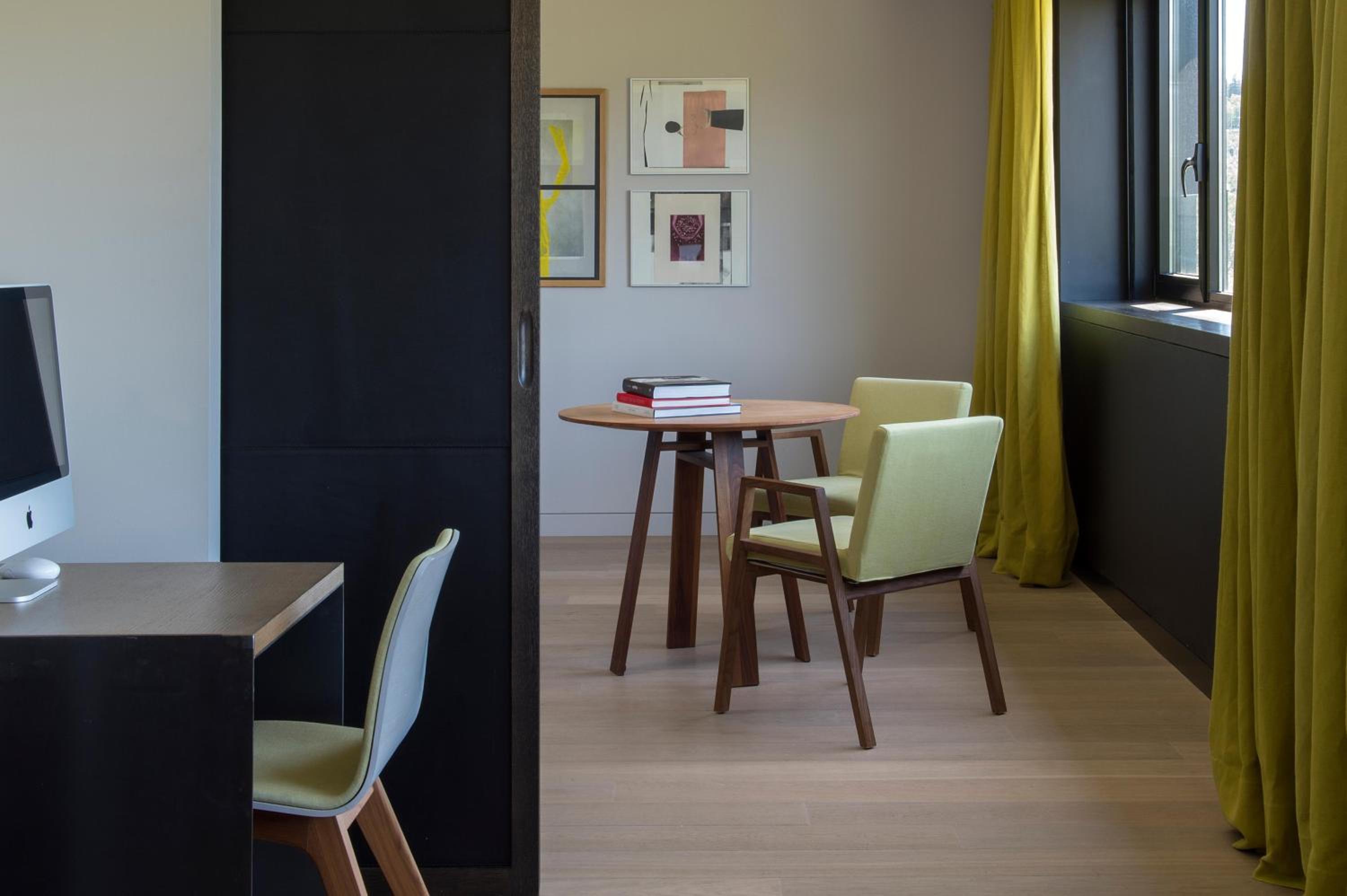 Deluxe Suite - Photo 2