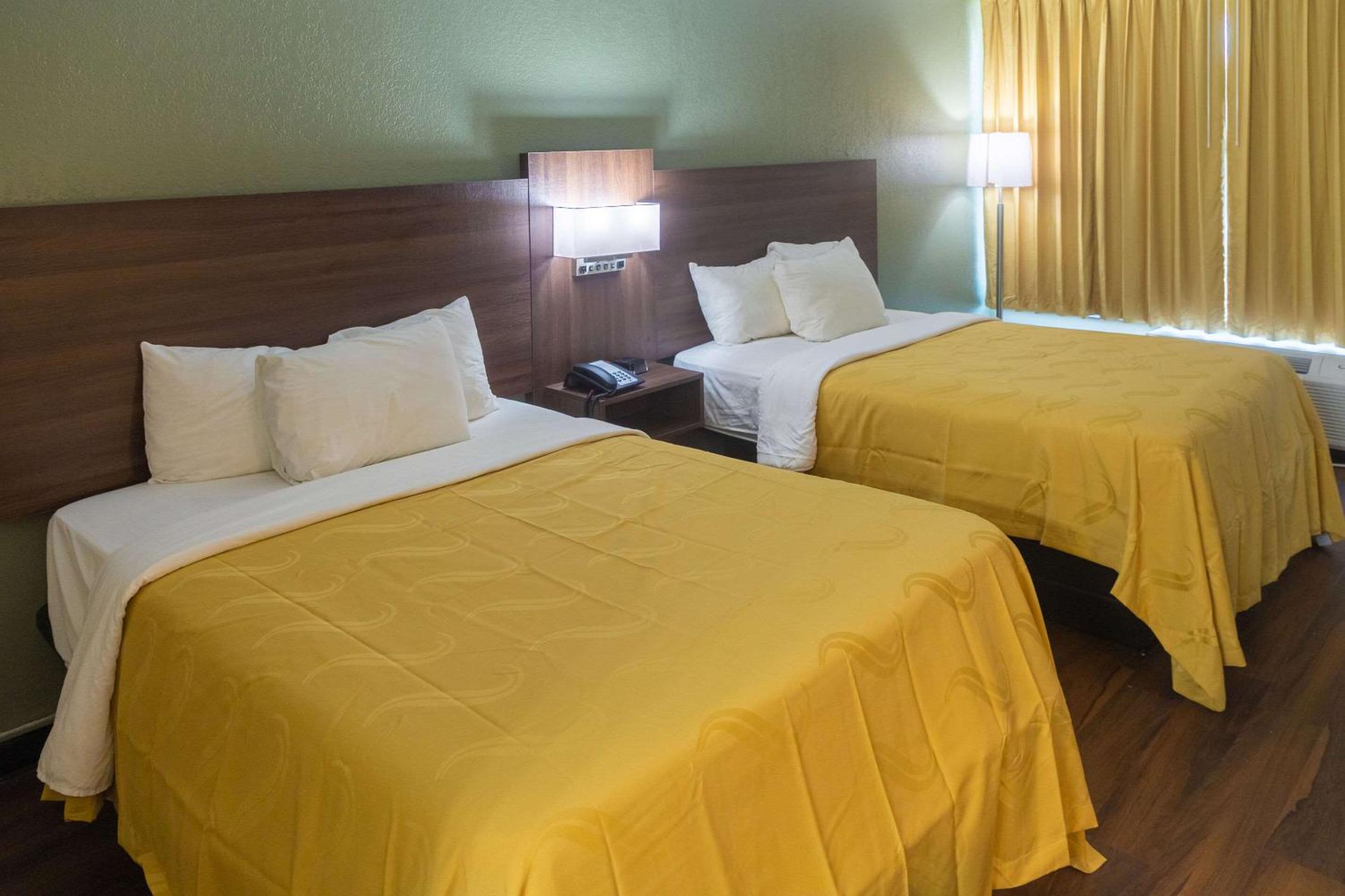 Standard Double Room with Two Double Beds - Non-Smoking - Photo 12