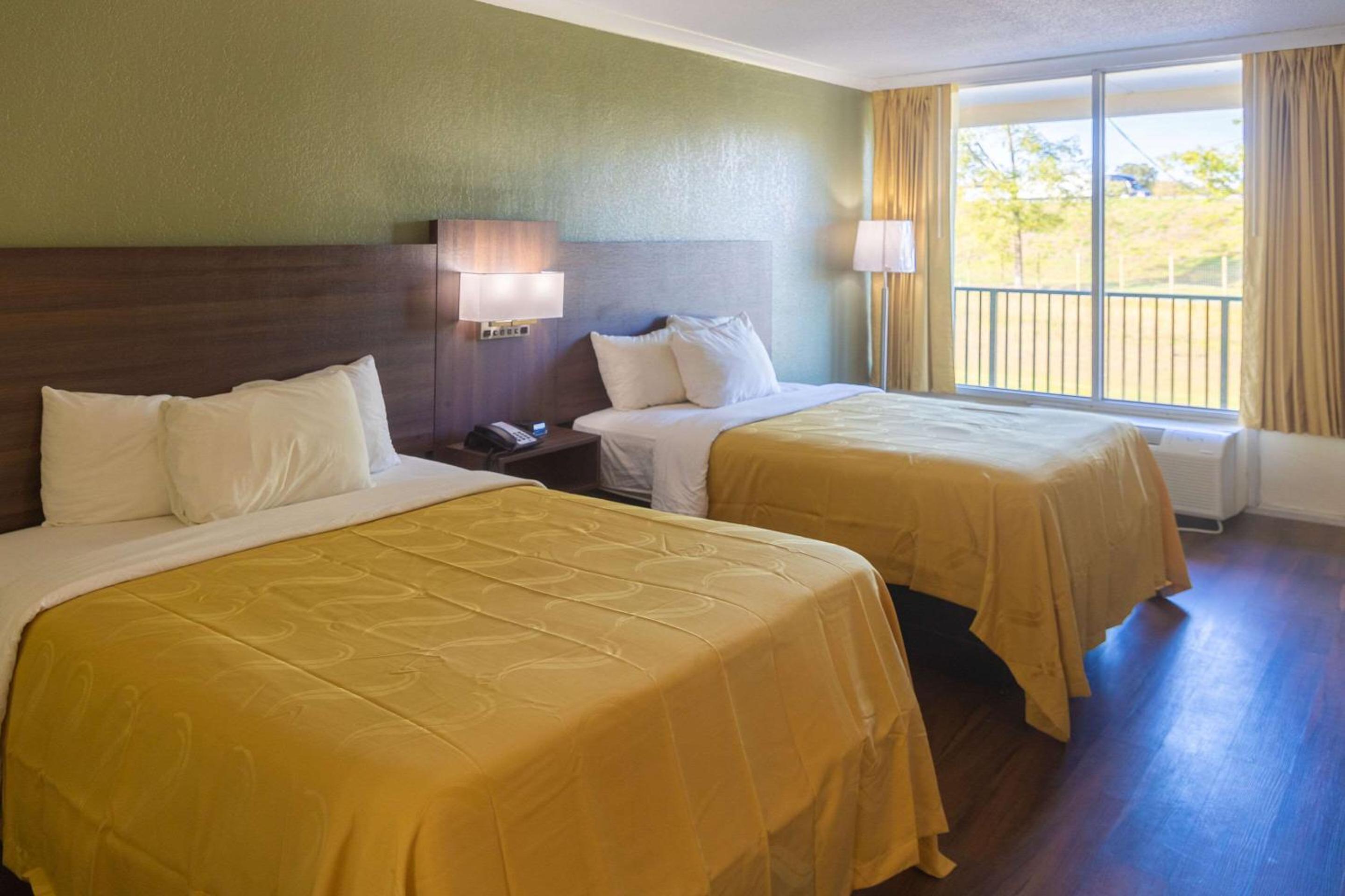 Standard Double Room with Two Double Beds - Non-Smoking - Photo 17