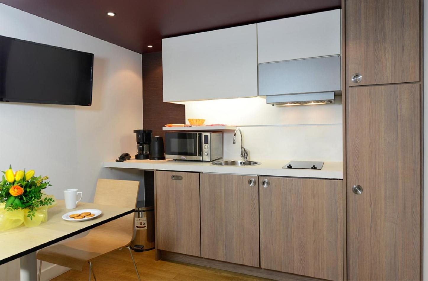 Studio - City Side (2 Adults) photo 3